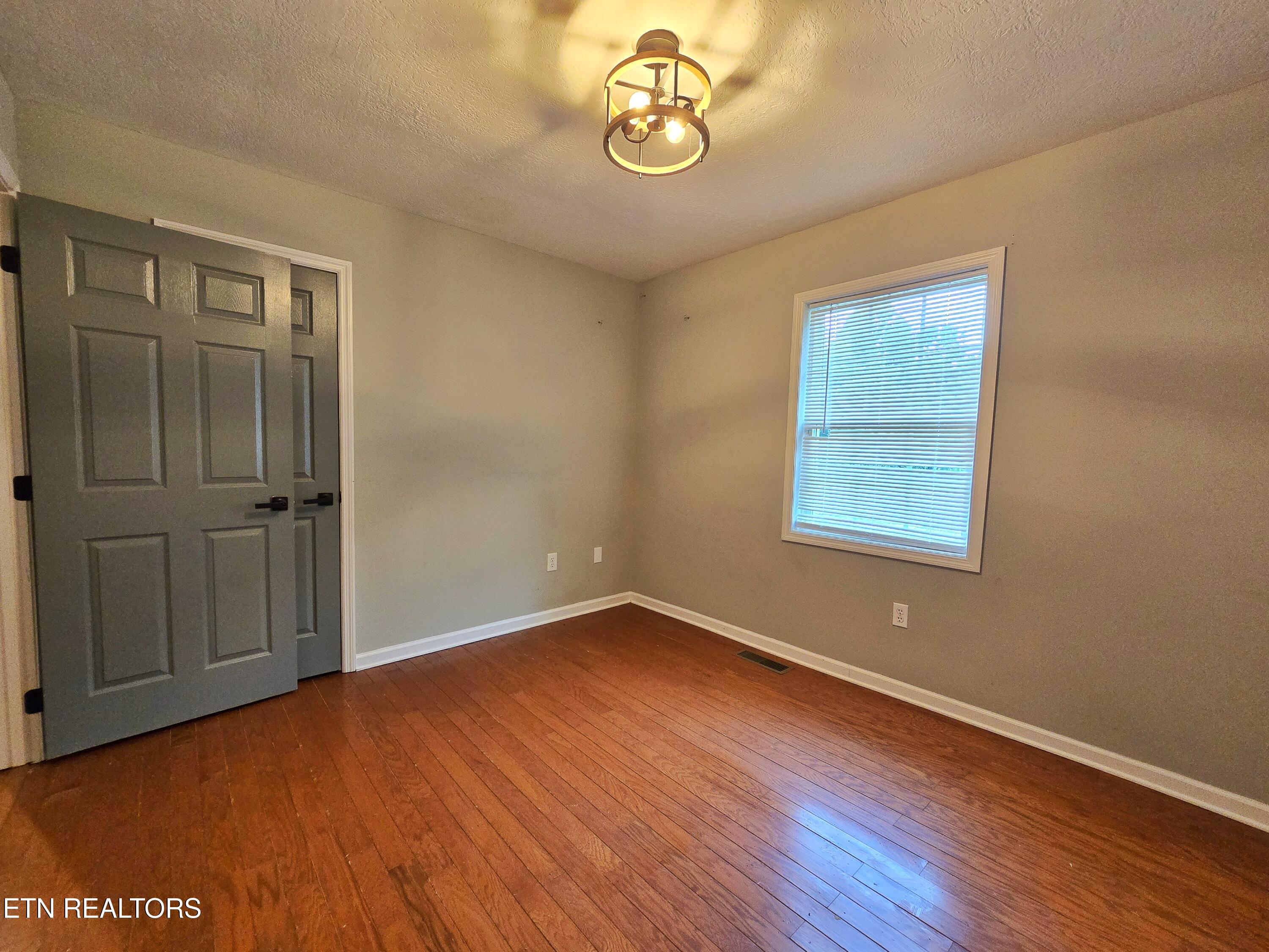 516 N 11th Street Lafollette TN 37766