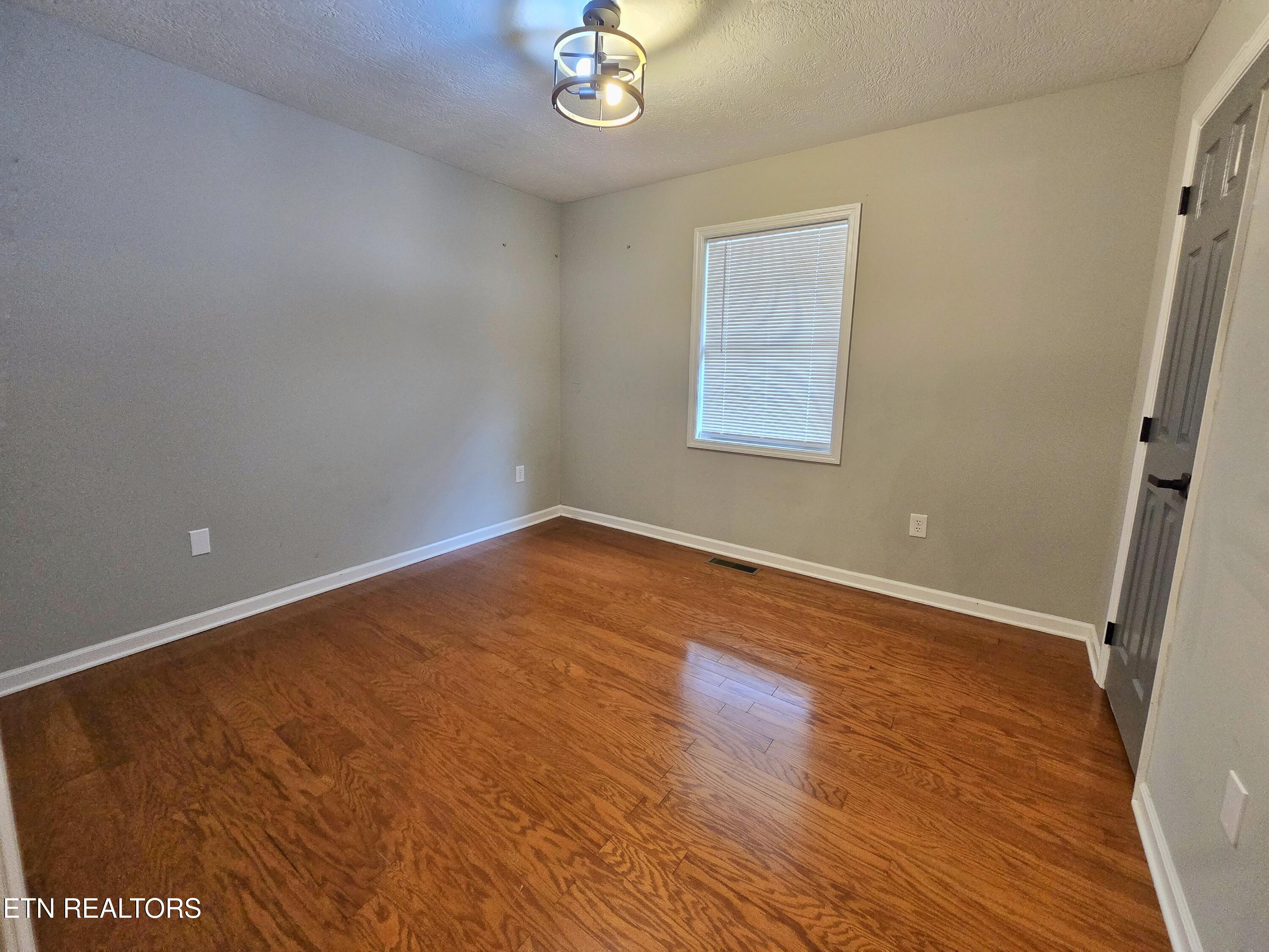 516 N 11th Street Lafollette TN 37766