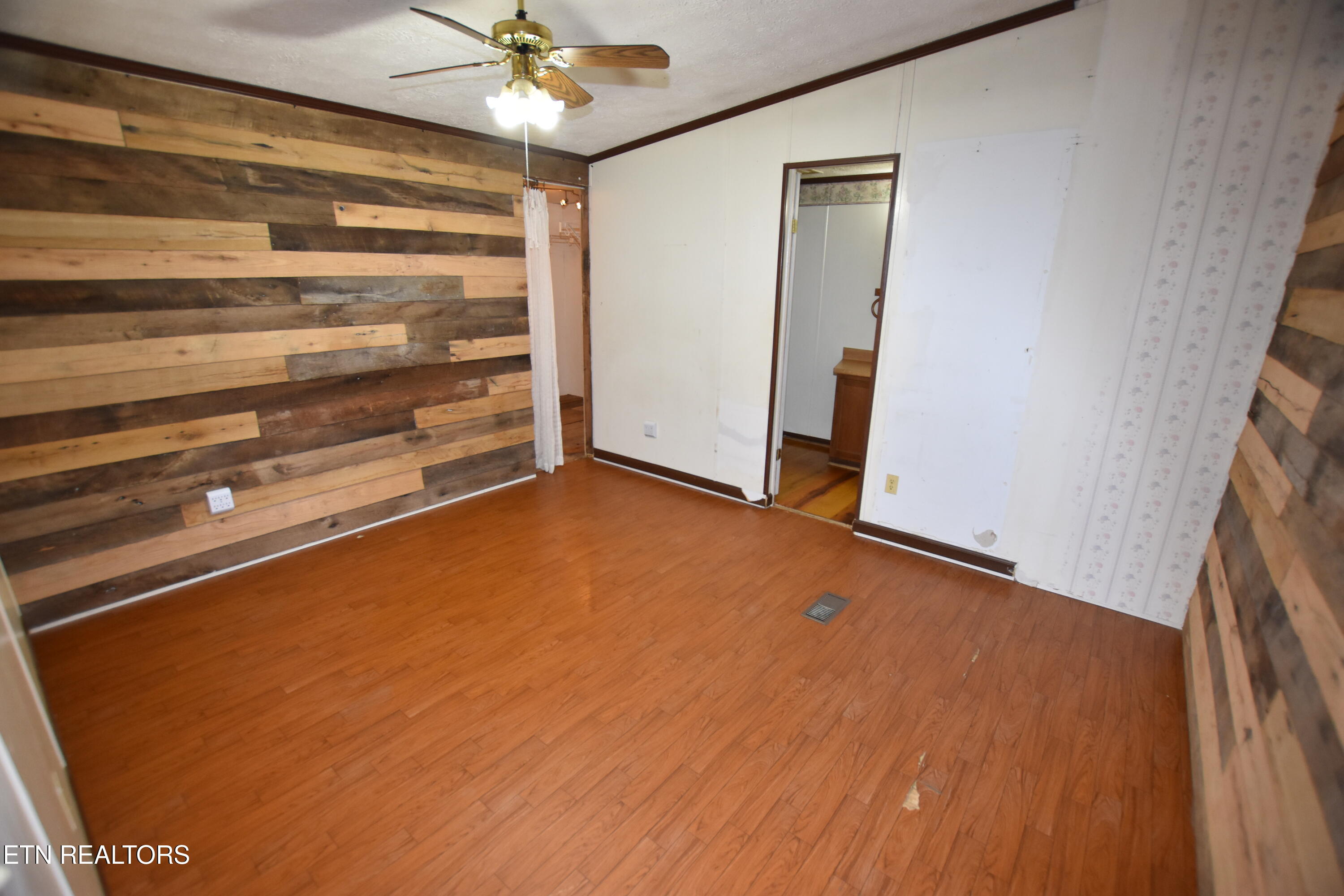 213 Mountain Side Lane Rocky Top TN 37769