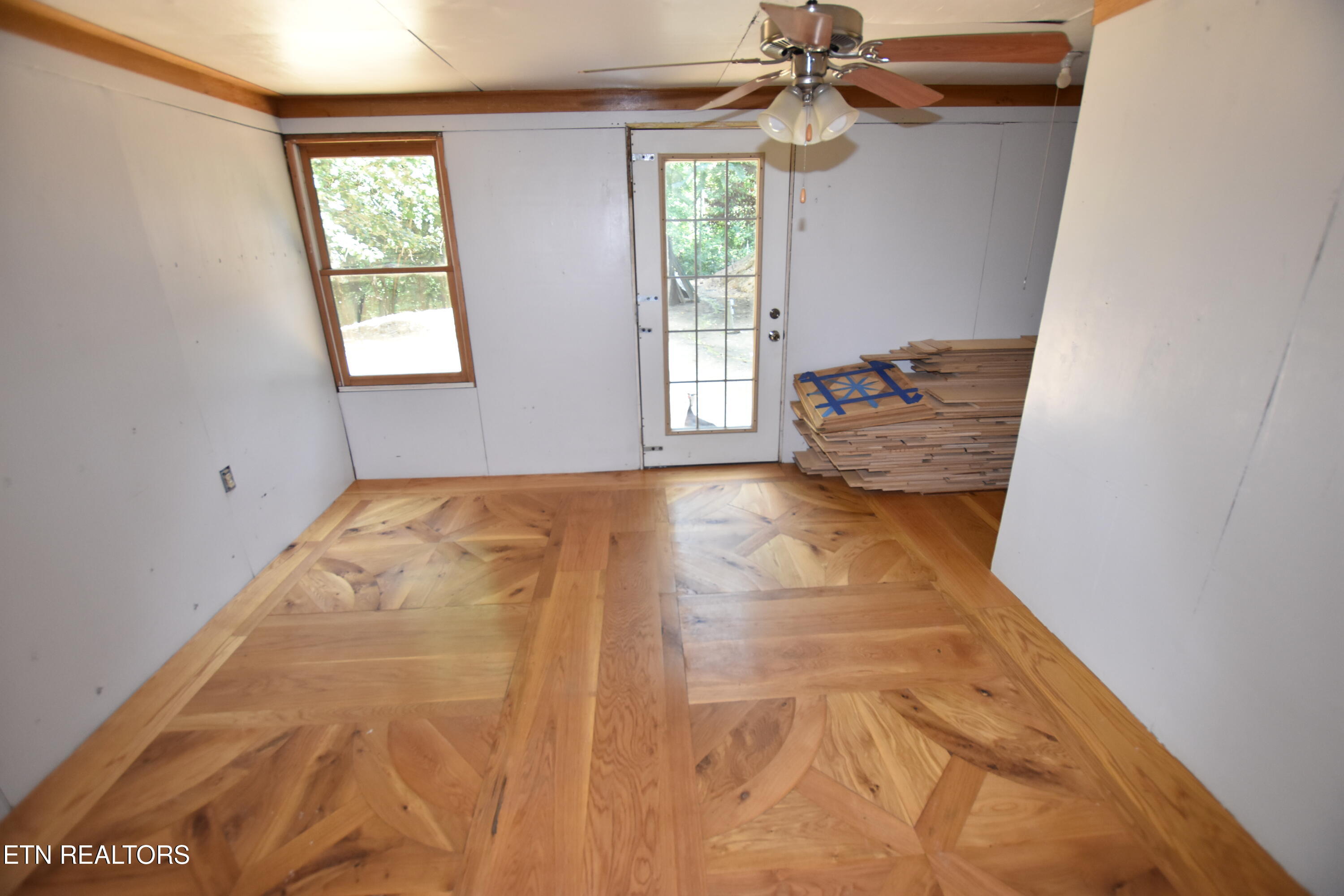 213 Mountain Side Lane Rocky Top TN 37769