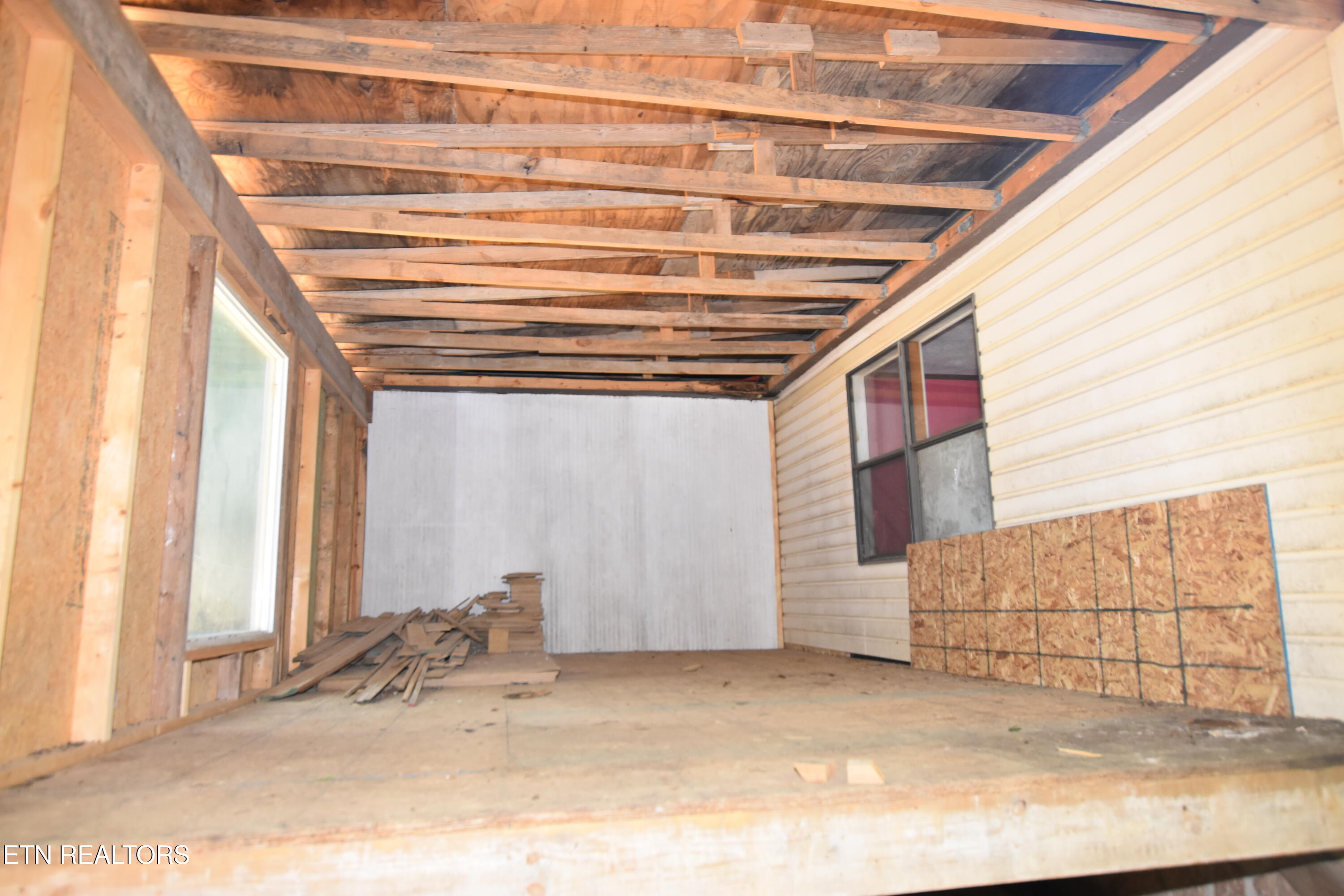 213 Mountain Side Lane Rocky Top TN 37769