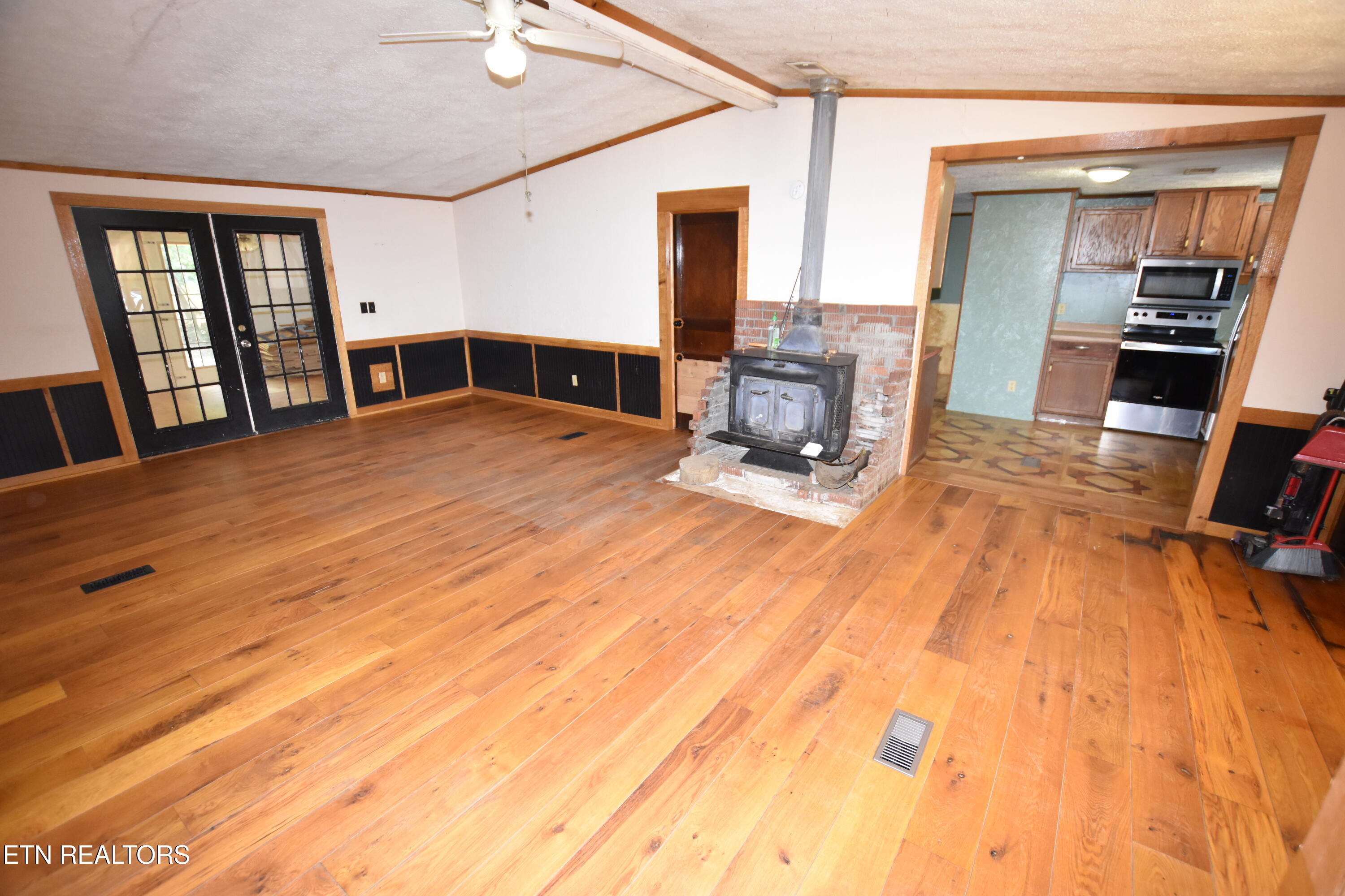 213 Mountain Side Lane Rocky Top TN 37769
