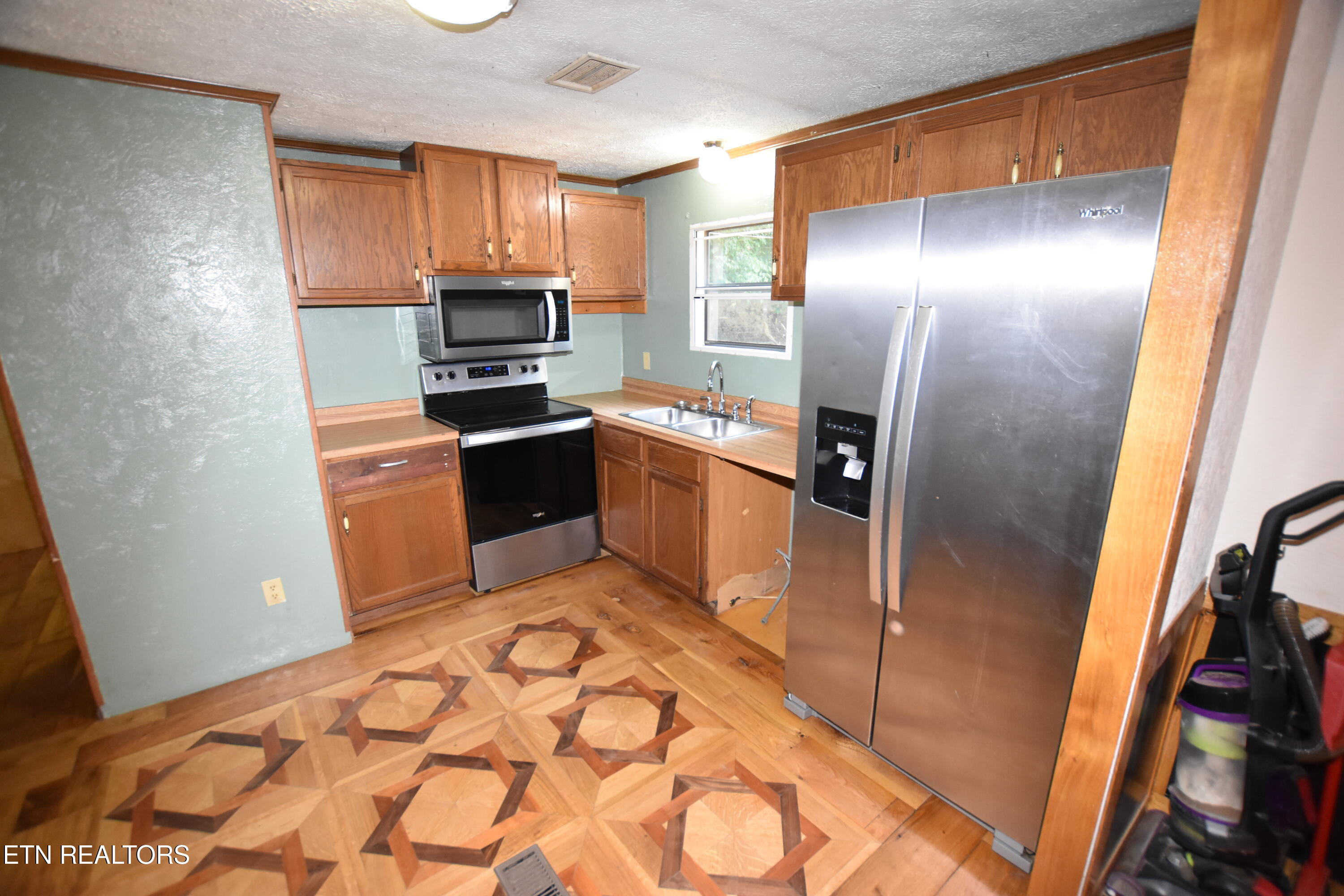 213 Mountain Side Lane Rocky Top TN 37769