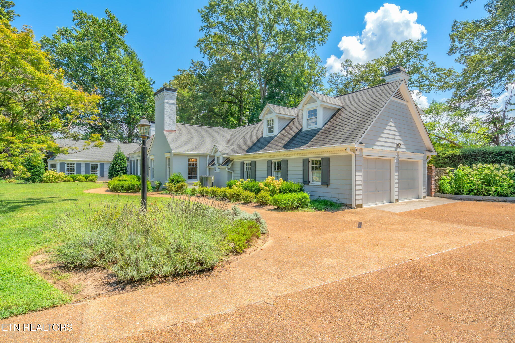 2216 Cherokee Boulevard Knoxville TN 37919