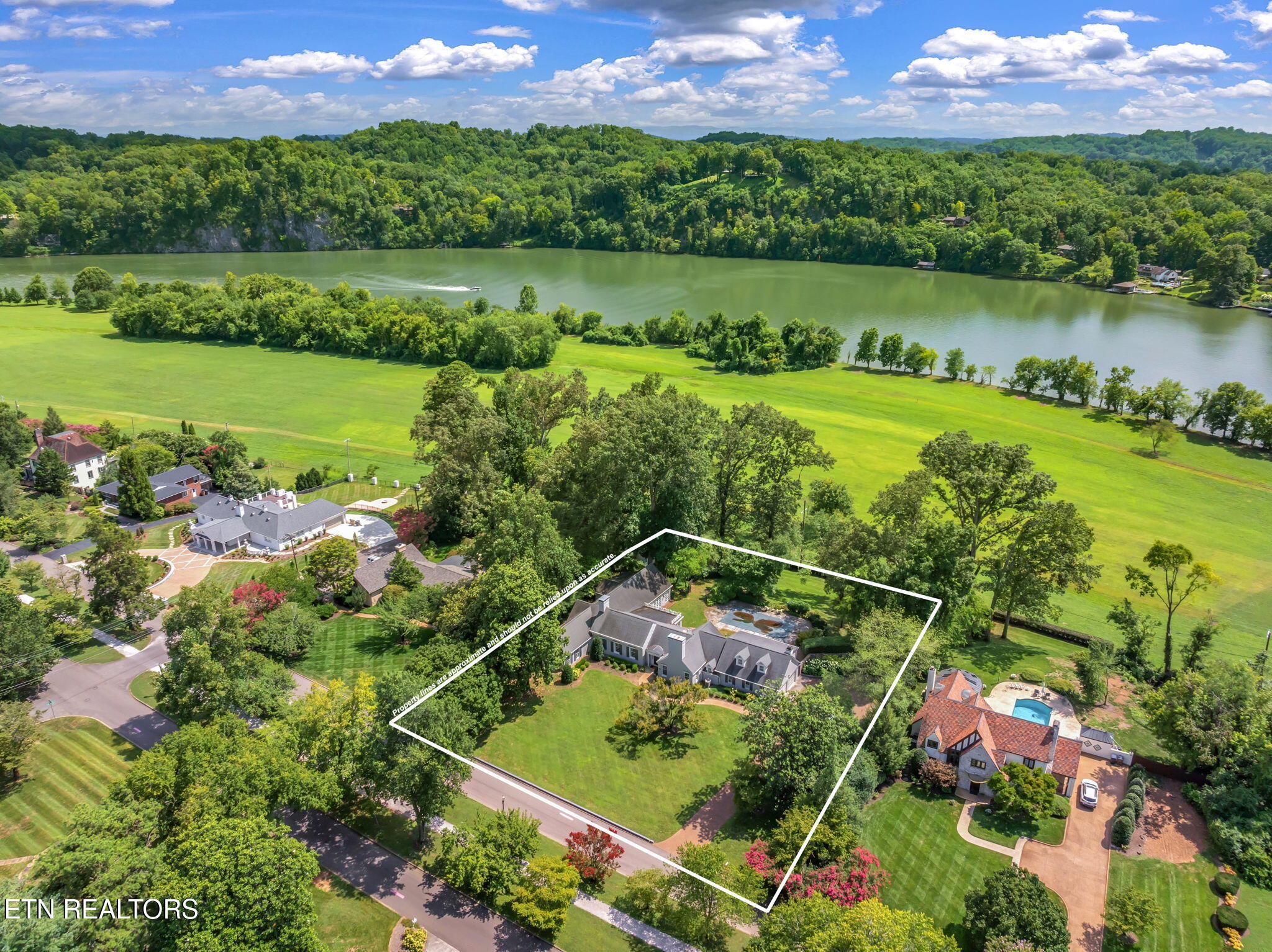 2216 Cherokee Boulevard Knoxville TN 37919