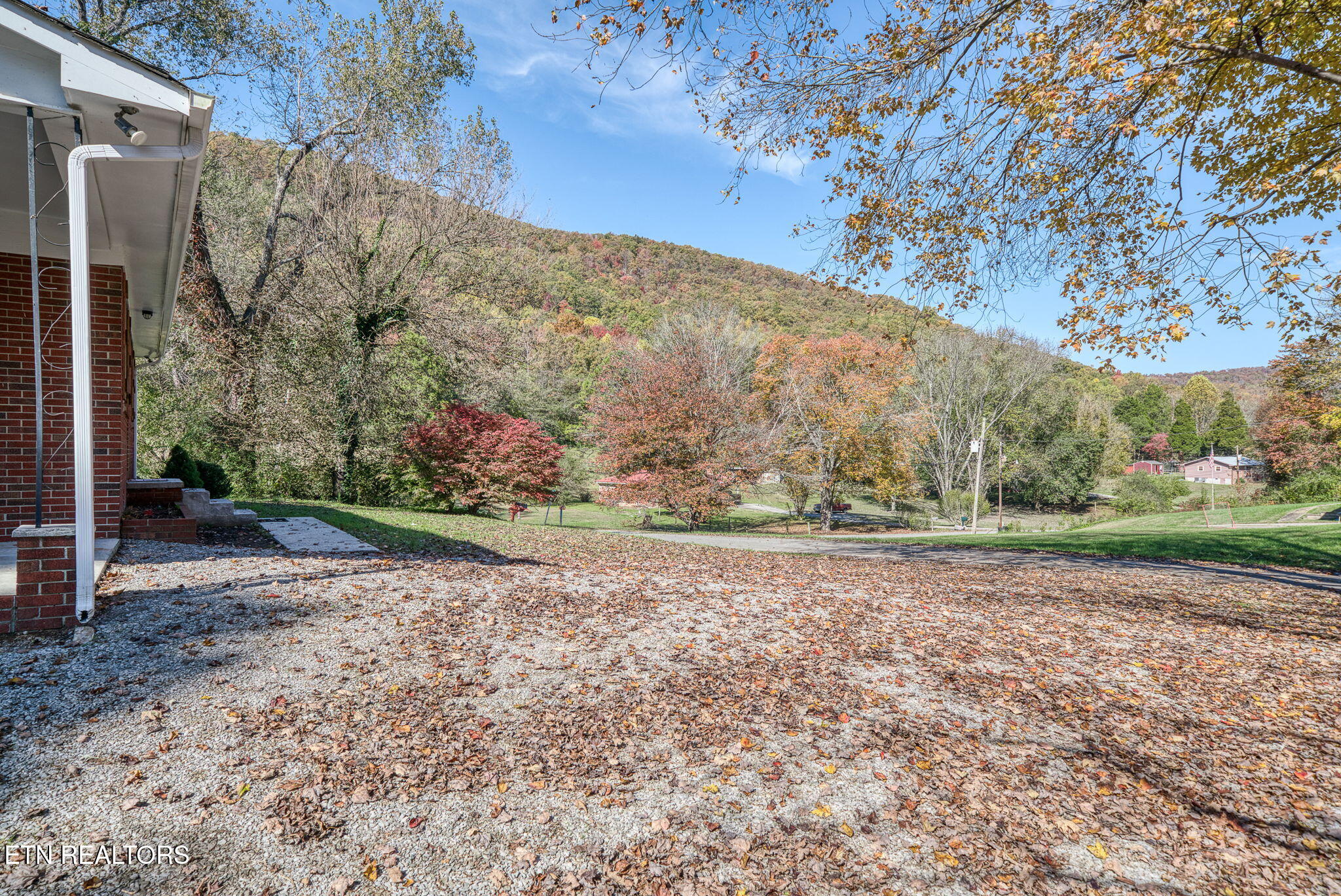 287 Watson Avenue Spring City TN 37381