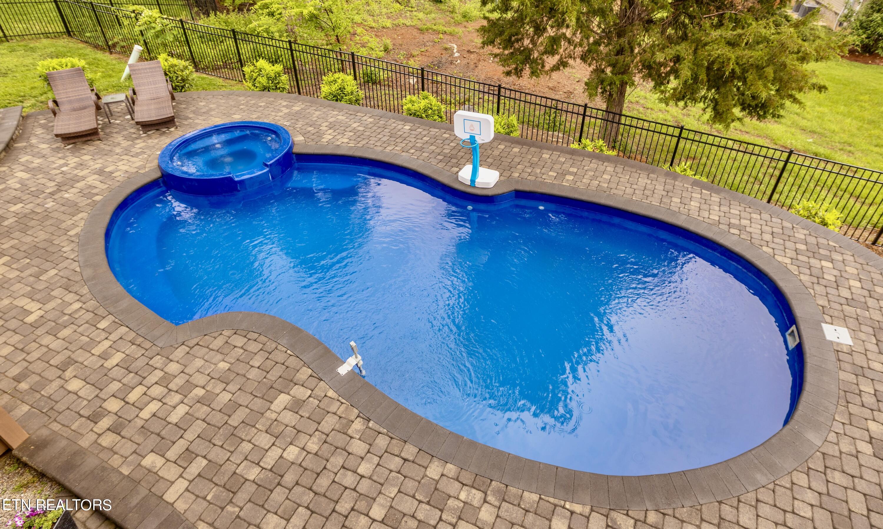 2021 Cascade Falls Lane Knoxville TN 37931