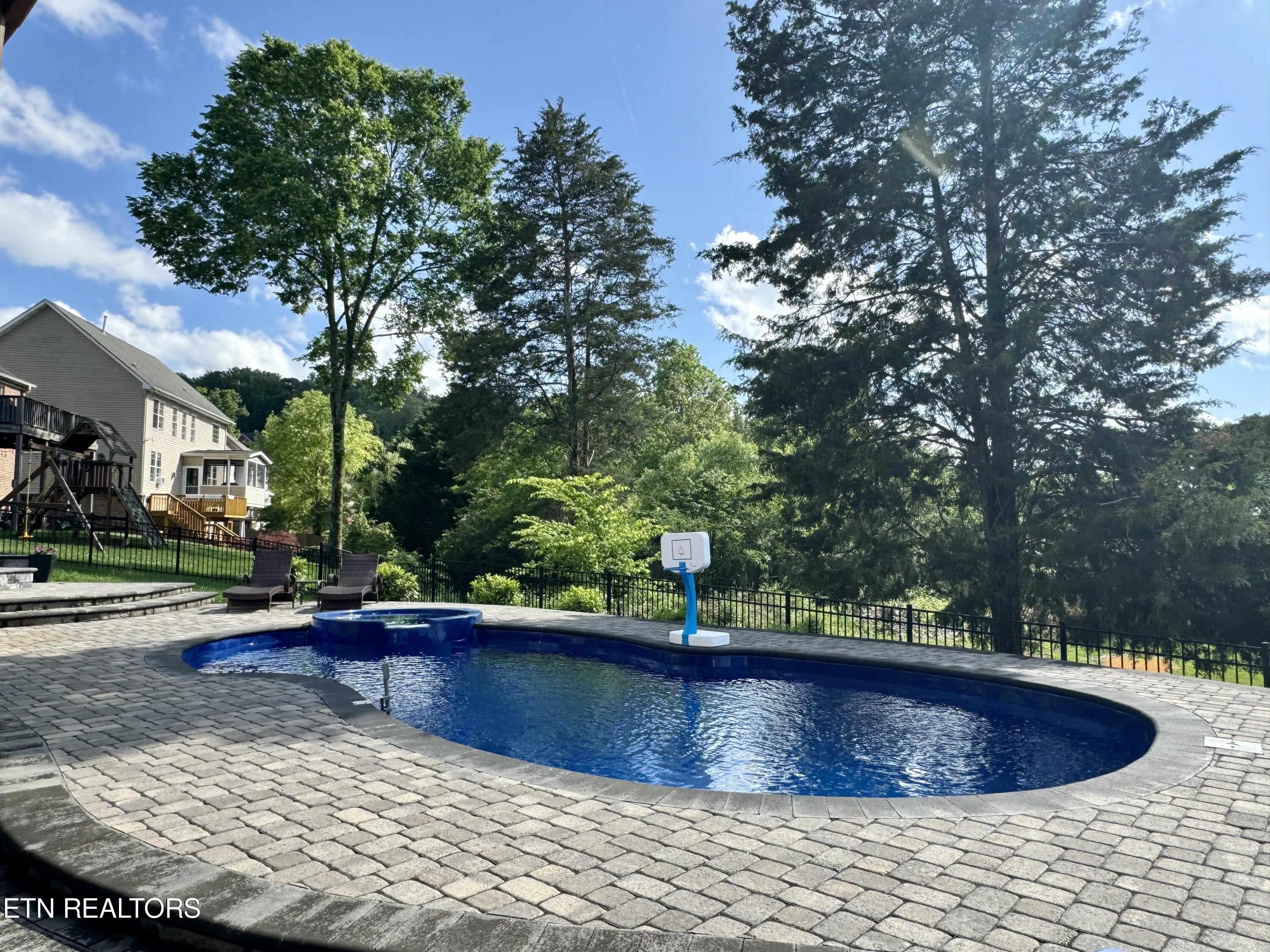 2021 Cascade Falls Lane Knoxville TN 37931