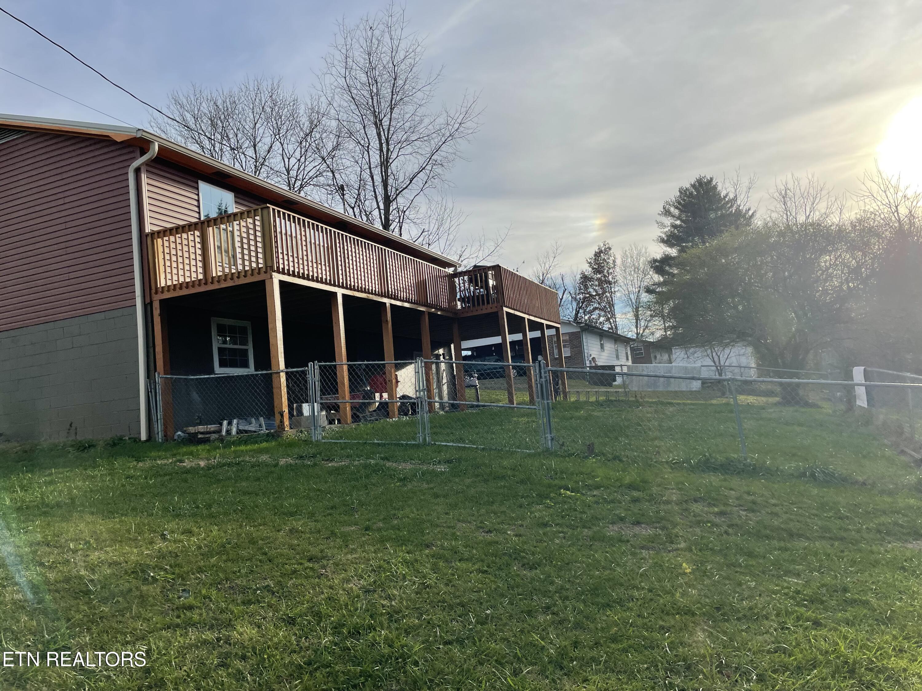430 Whitaker Street Tazewell TN 37879