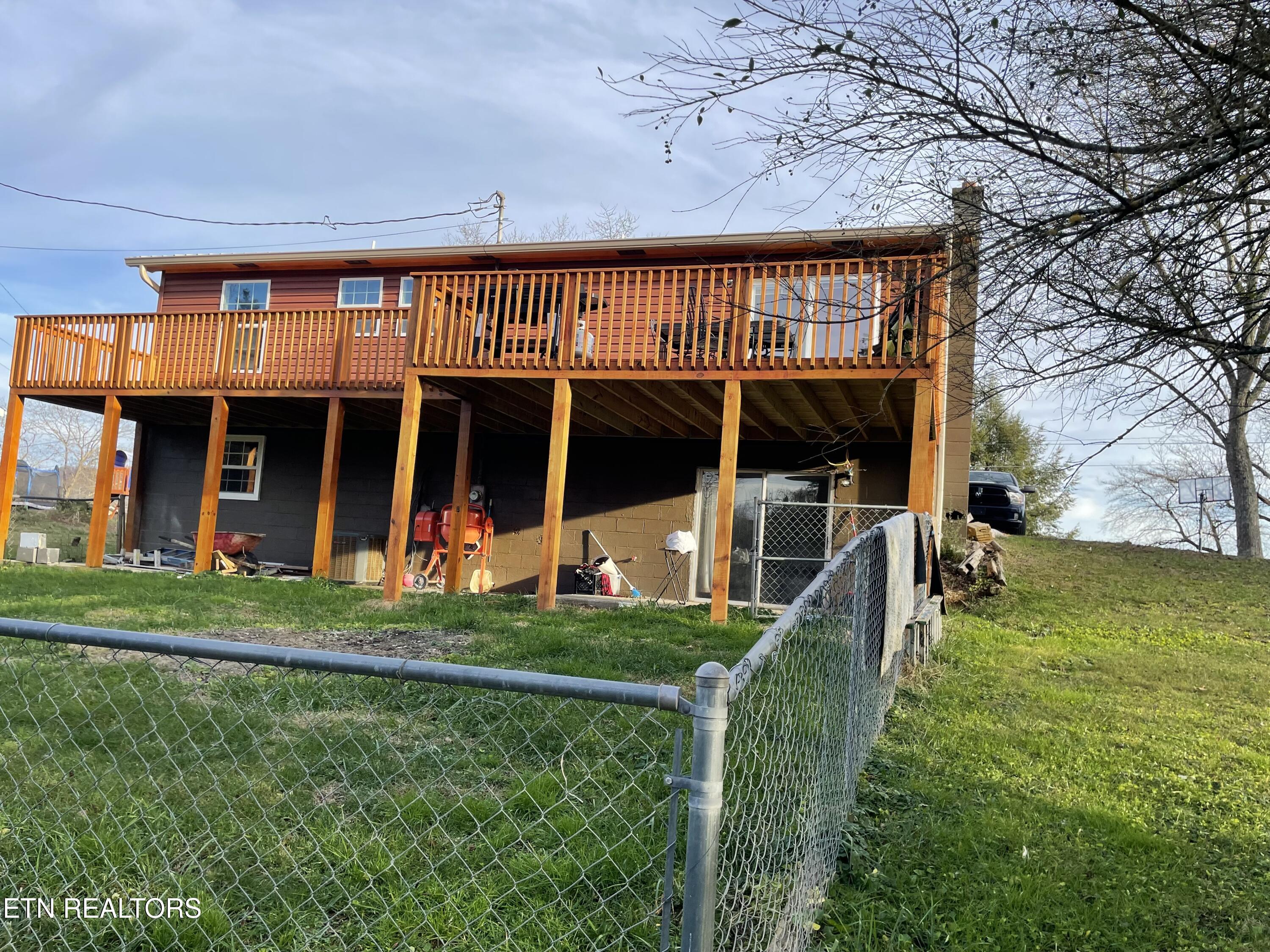 430 Whitaker Street Tazewell TN 37879