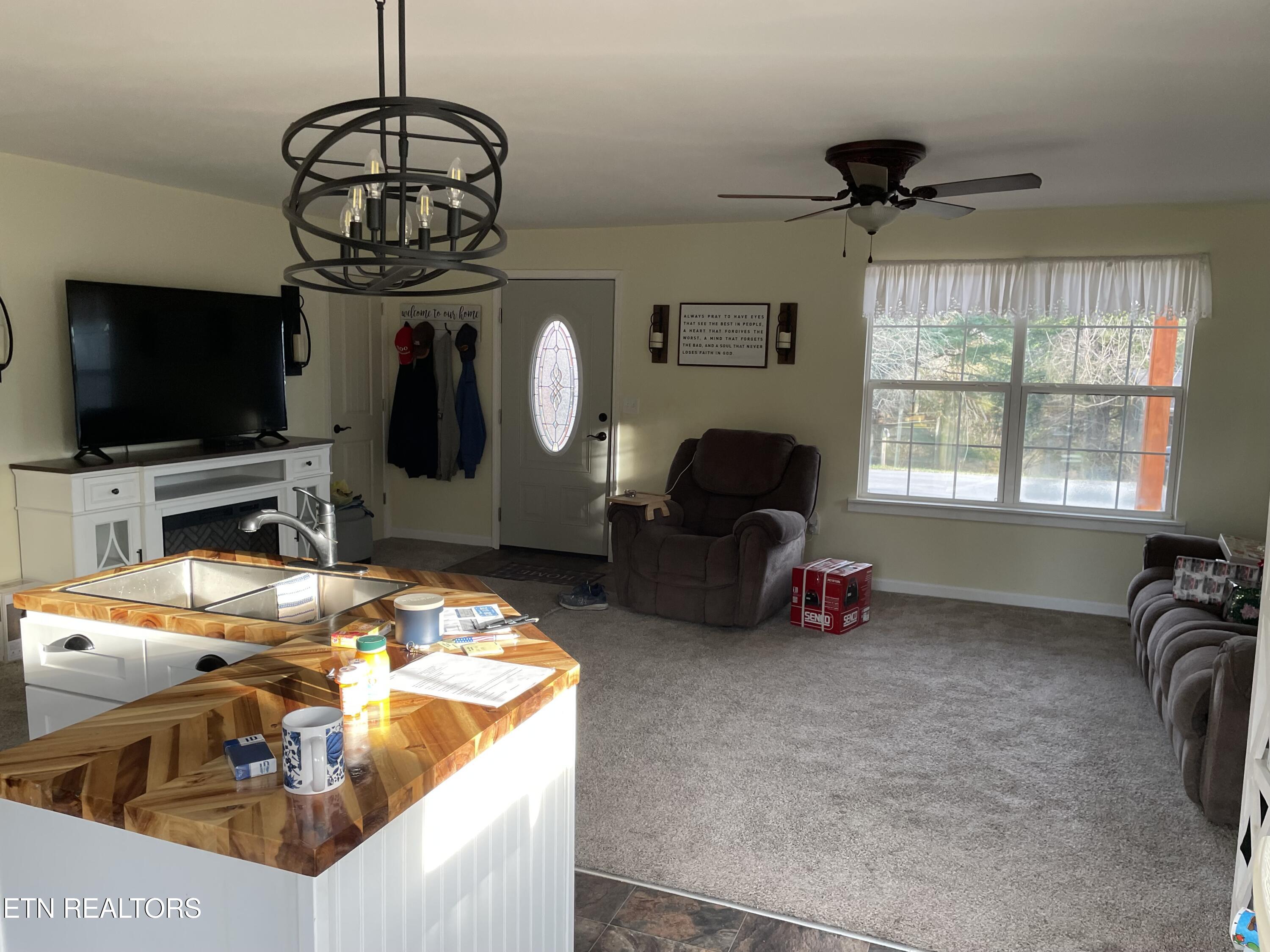 430 Whitaker Street Tazewell TN 37879