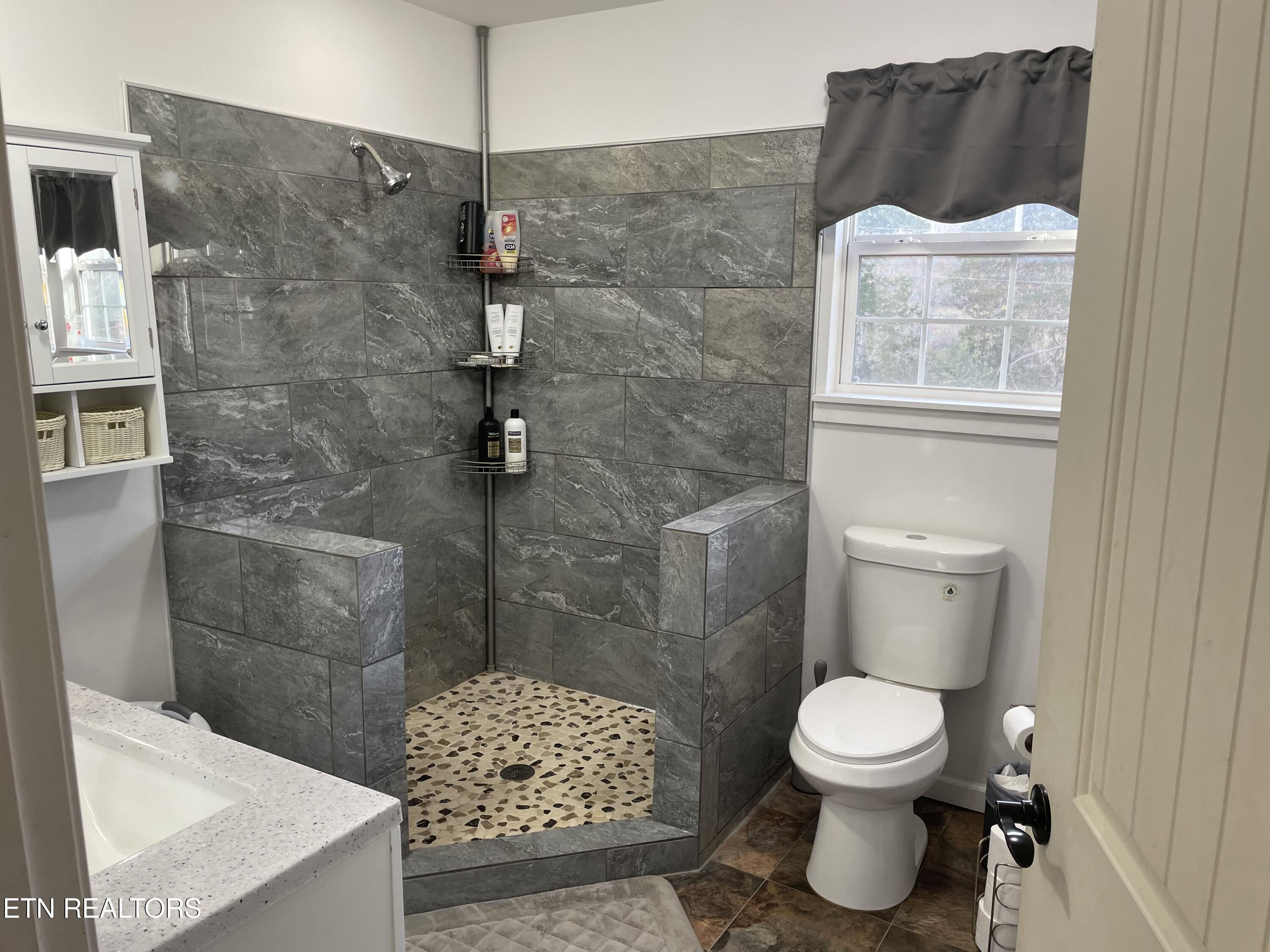 430 Whitaker Street Tazewell TN 37879