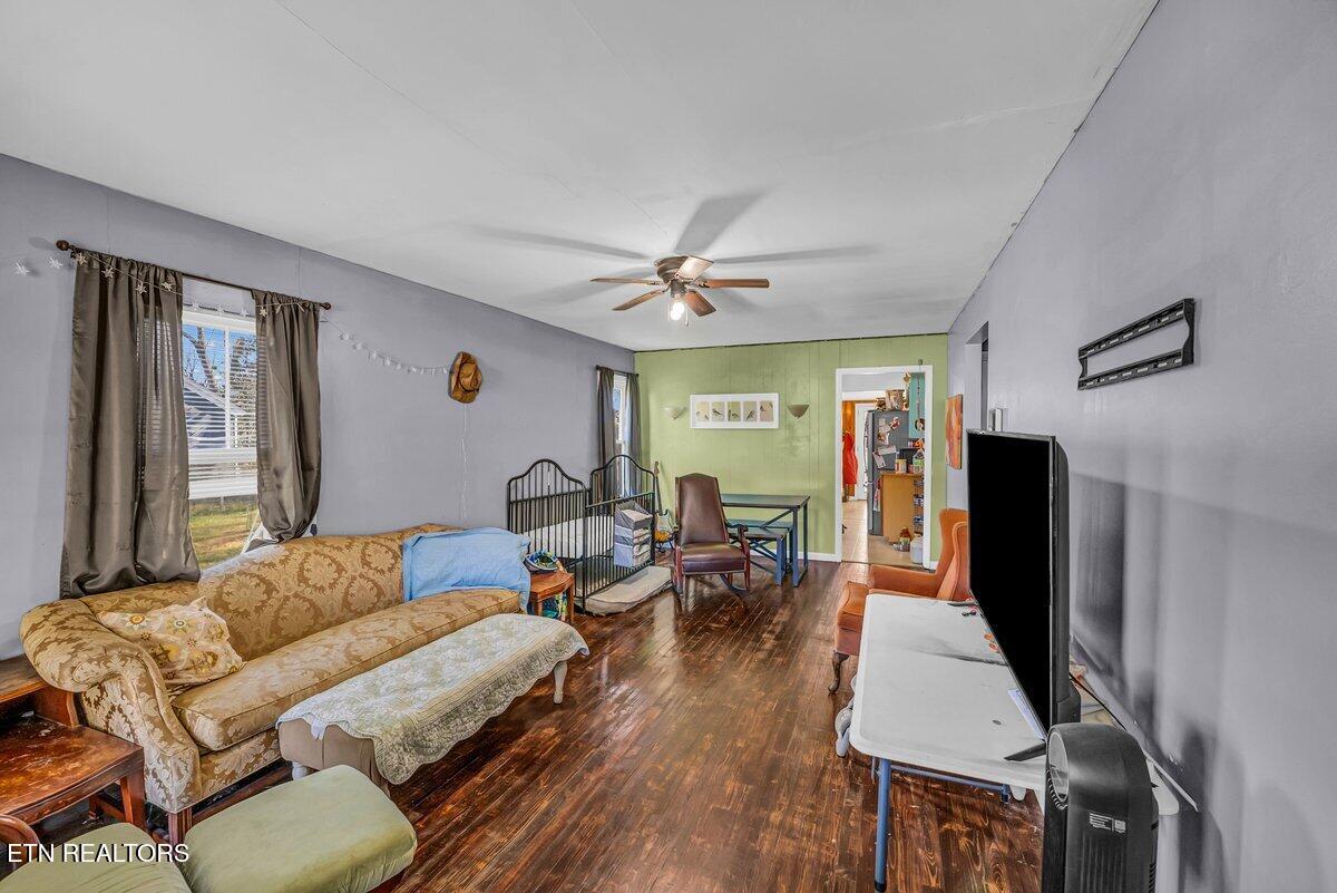 208 & 212 N Chamberlain Avenue Rockwood TN 37854