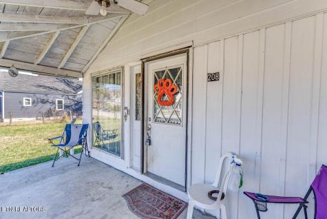 208 & 212 N Chamberlain Avenue Rockwood TN 37854