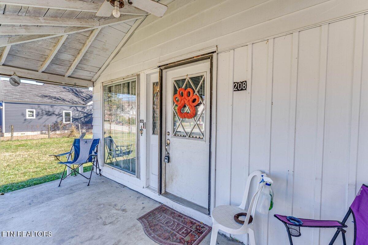 208 & 212 N Chamberlain Avenue Rockwood TN 37854