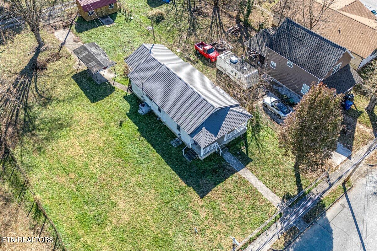 208 & 212 N Chamberlain Avenue Rockwood TN 37854