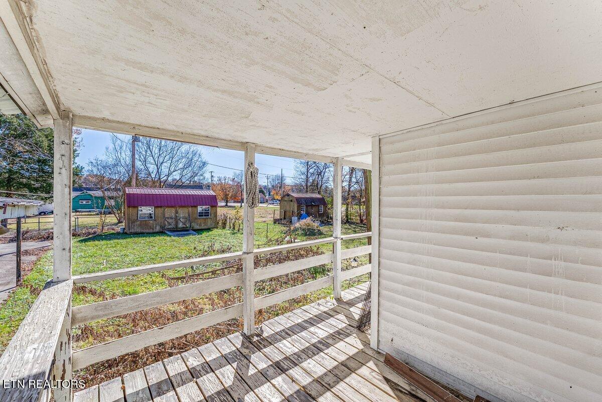 208 & 212 N Chamberlain Avenue Rockwood TN 37854