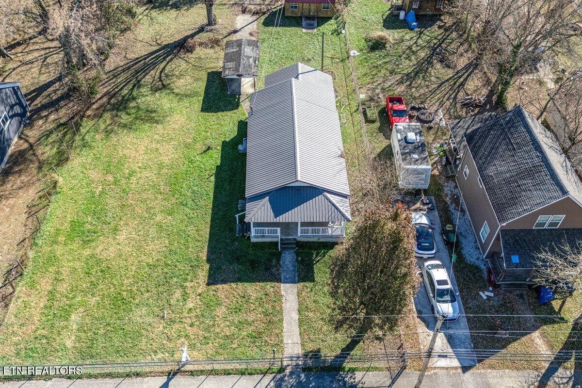 208 & 212 N Chamberlain Avenue Rockwood TN 37854