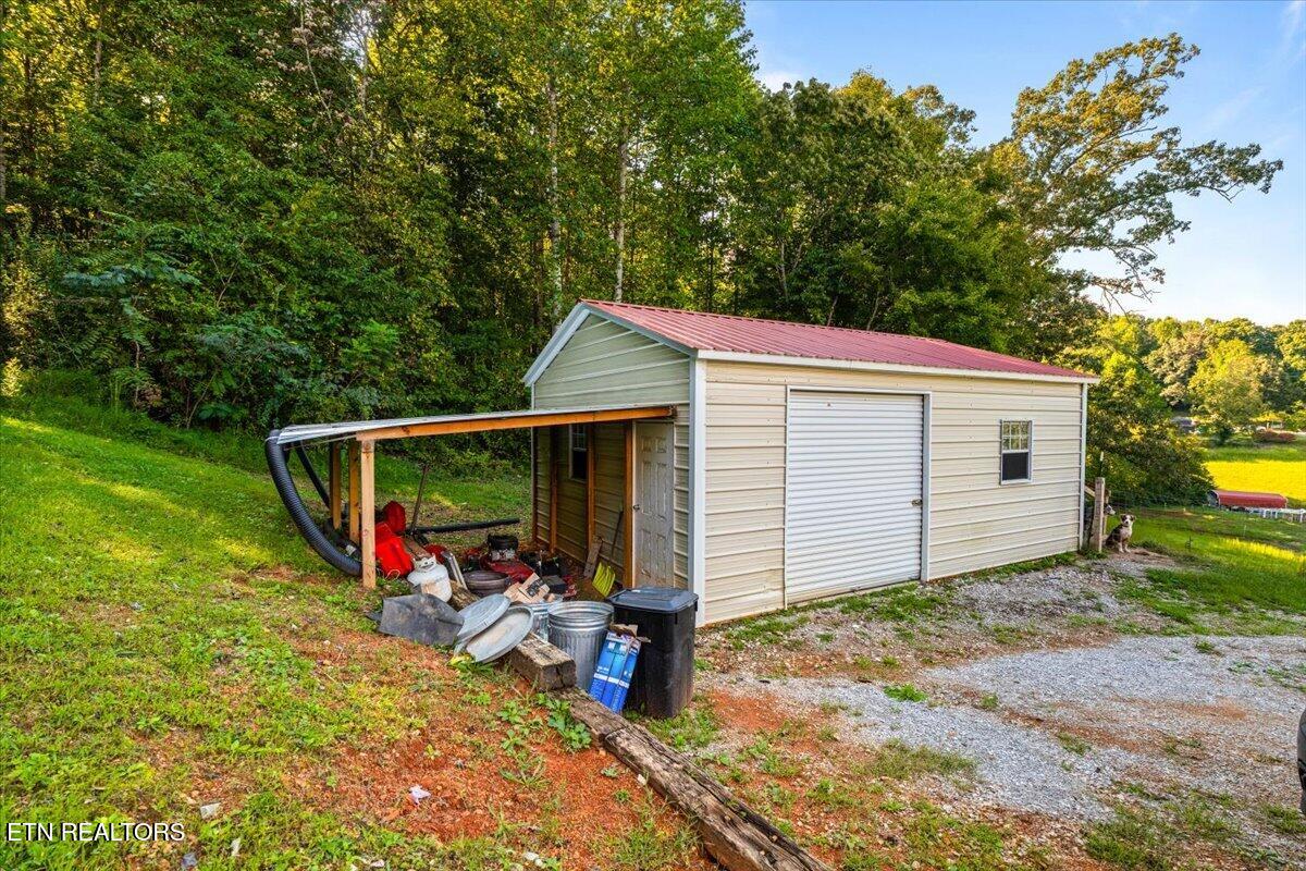 555 New Clear Branch Road Rocky Top TN 37769
