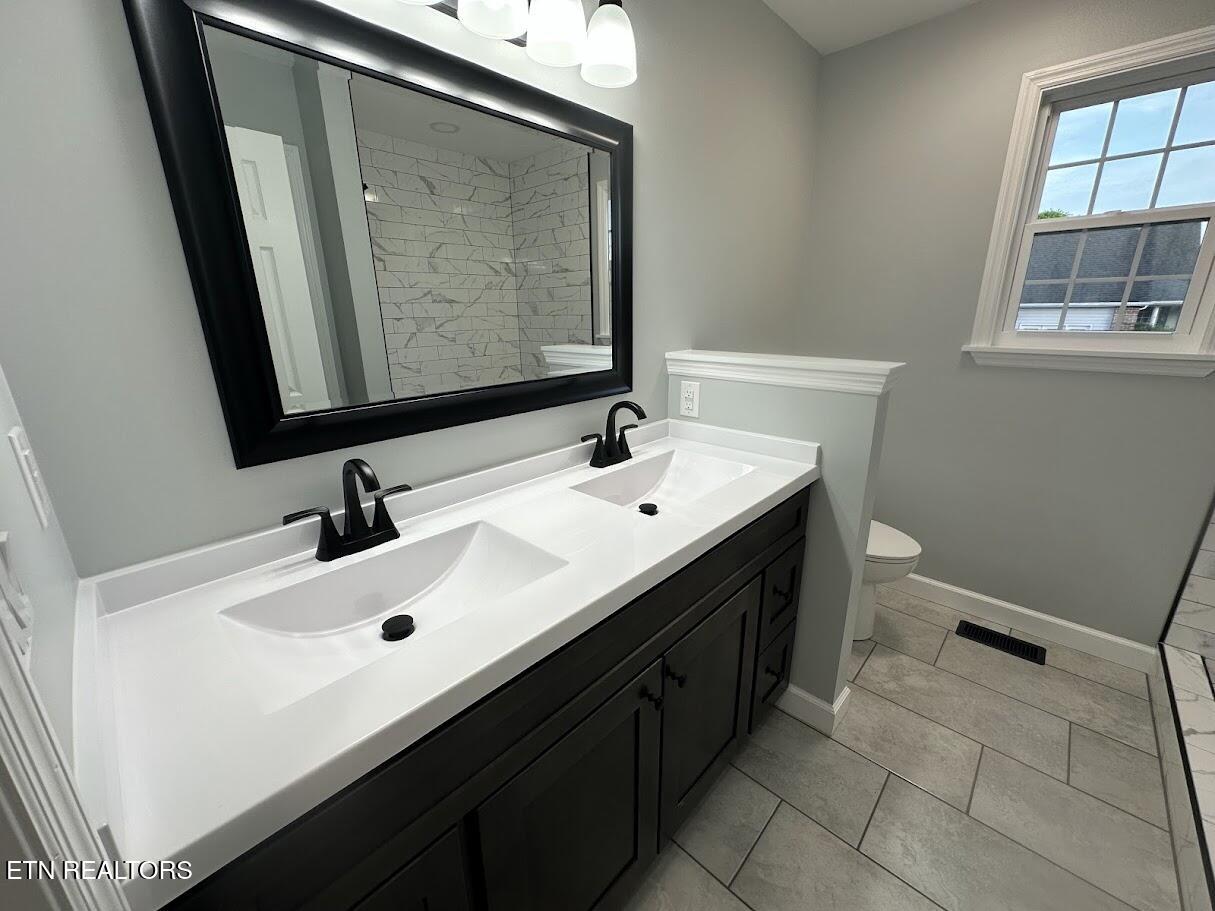 204 Meadow Lane Madisonville TN 37354