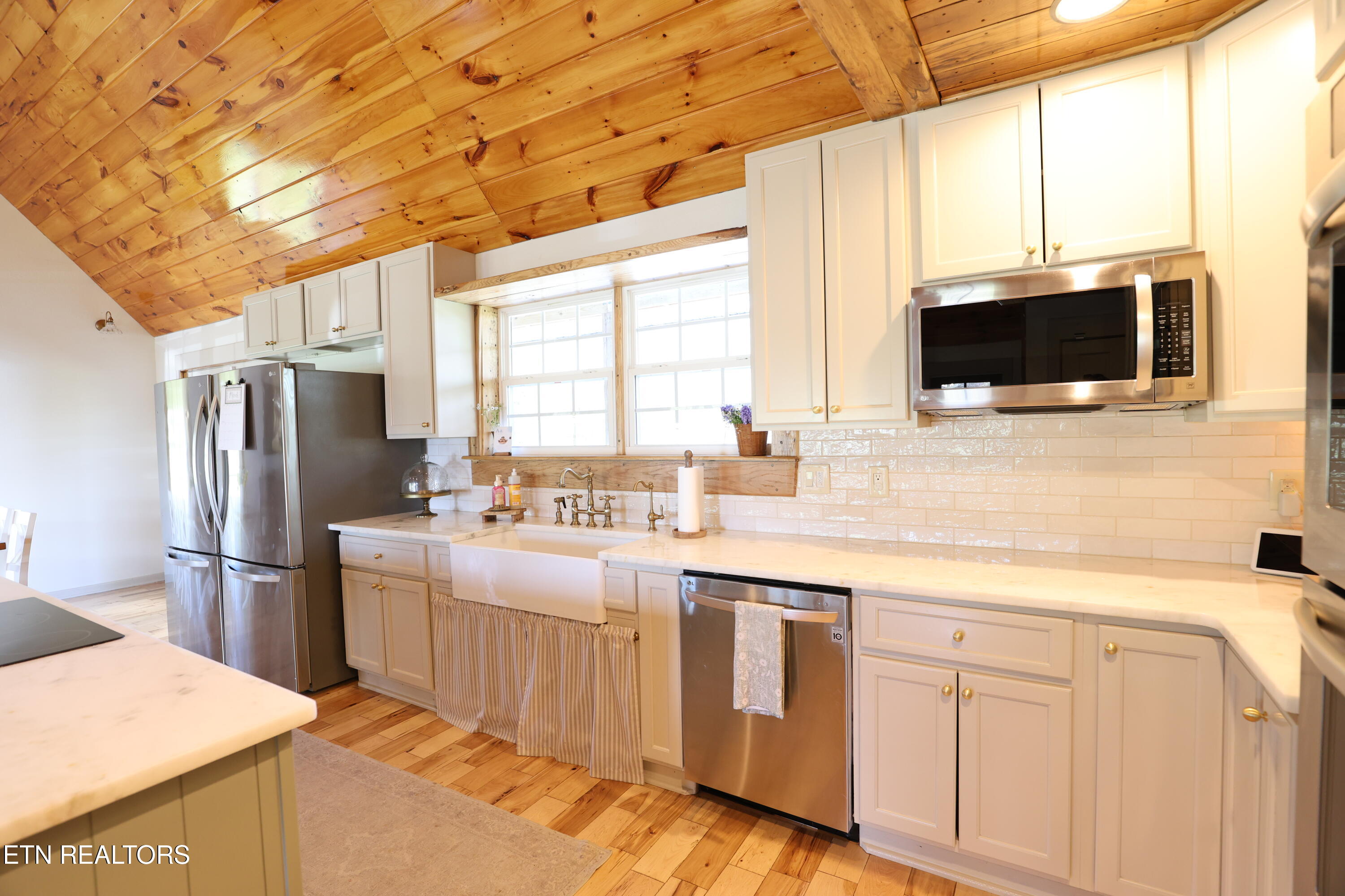2829 Spruce Hill Road Louisville TN 37777