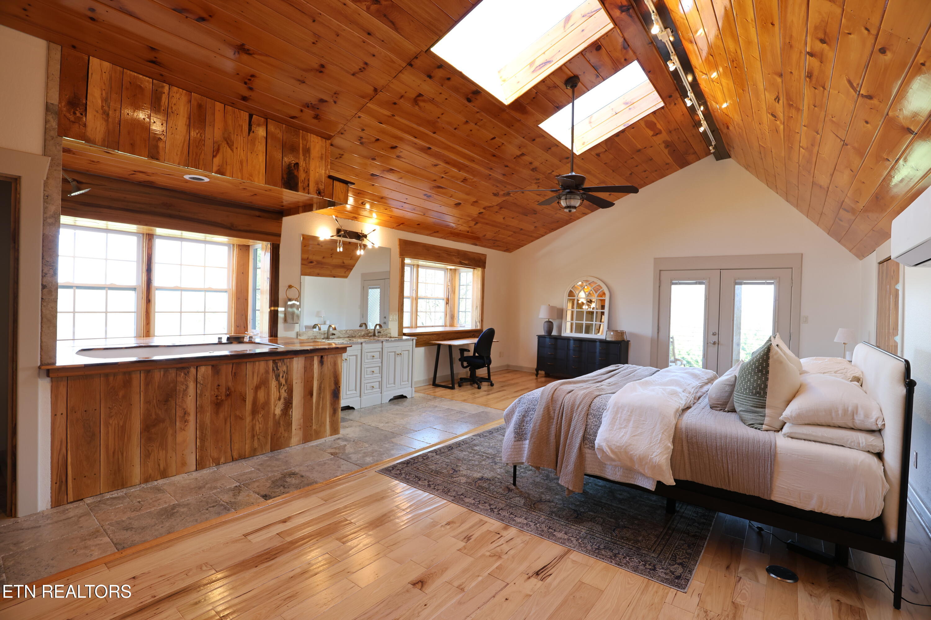 2829 Spruce Hill Road Louisville TN 37777