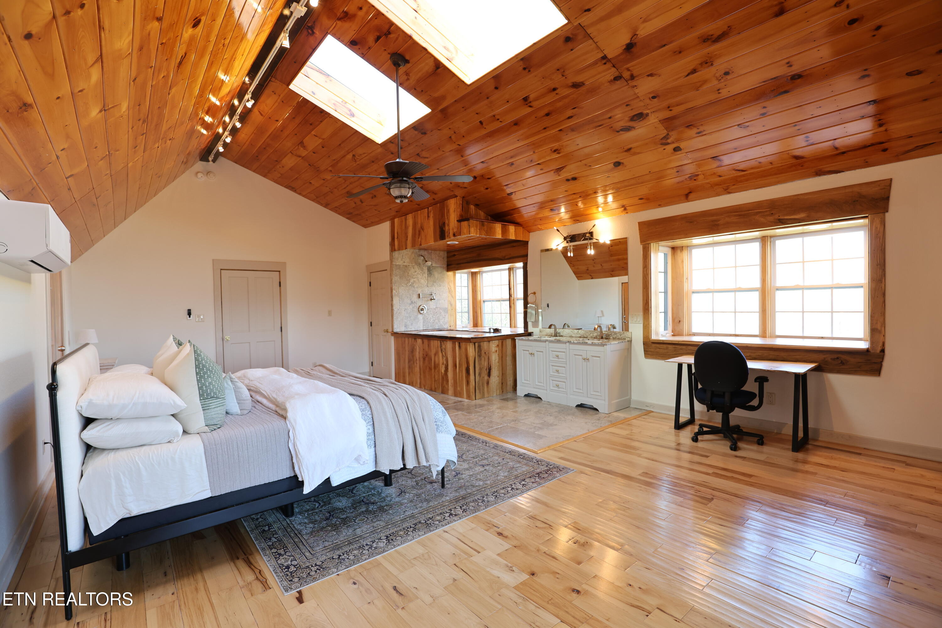 2829 Spruce Hill Road Louisville TN 37777