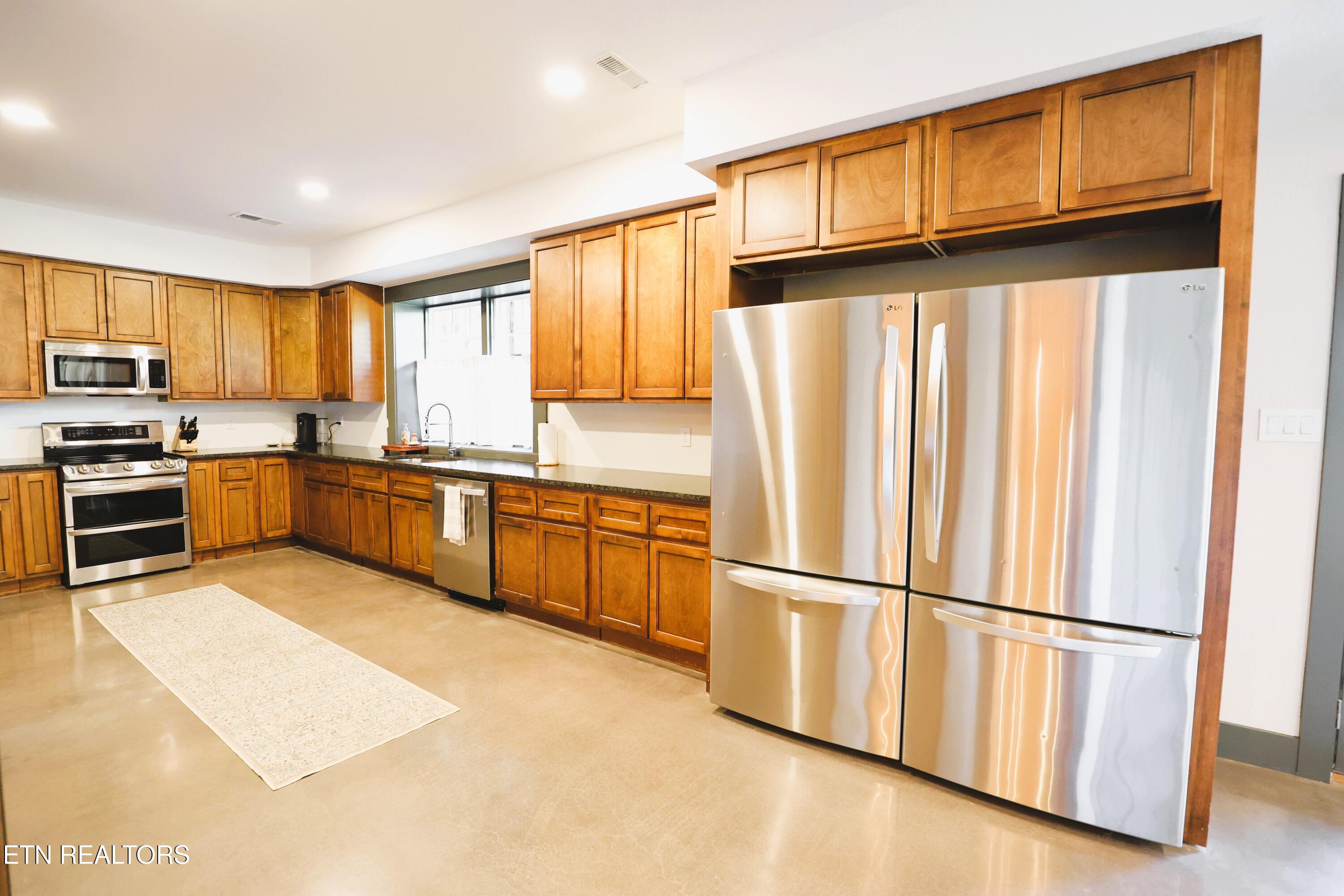 2829 Spruce Hill Road Louisville TN 37777