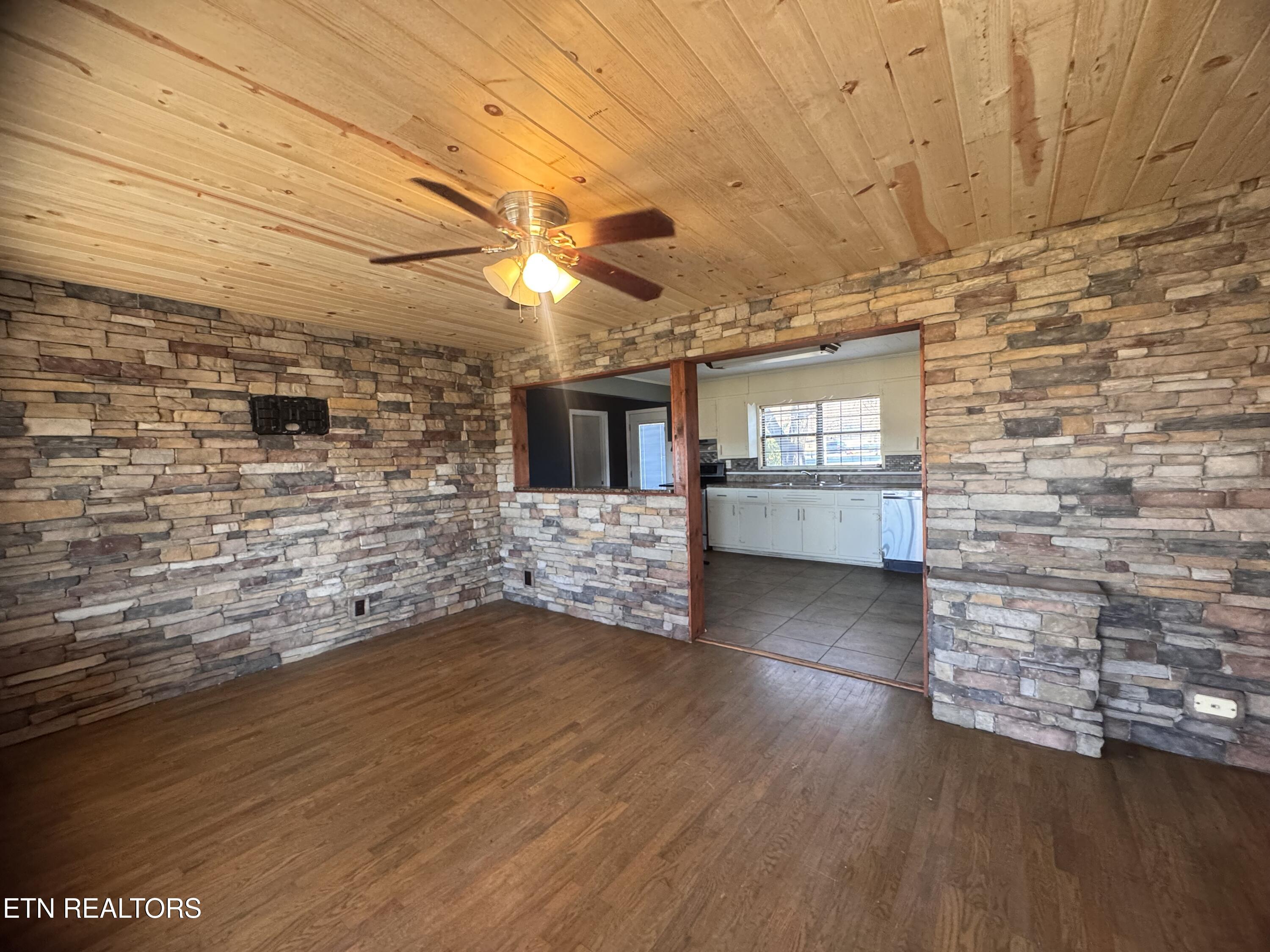 170 Dotson Road Greenback TN 37742