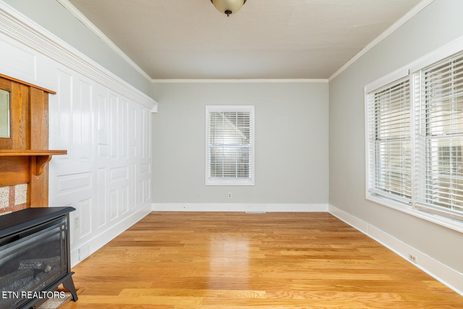 409 W 5th Avenue Lenoir City TN 37771