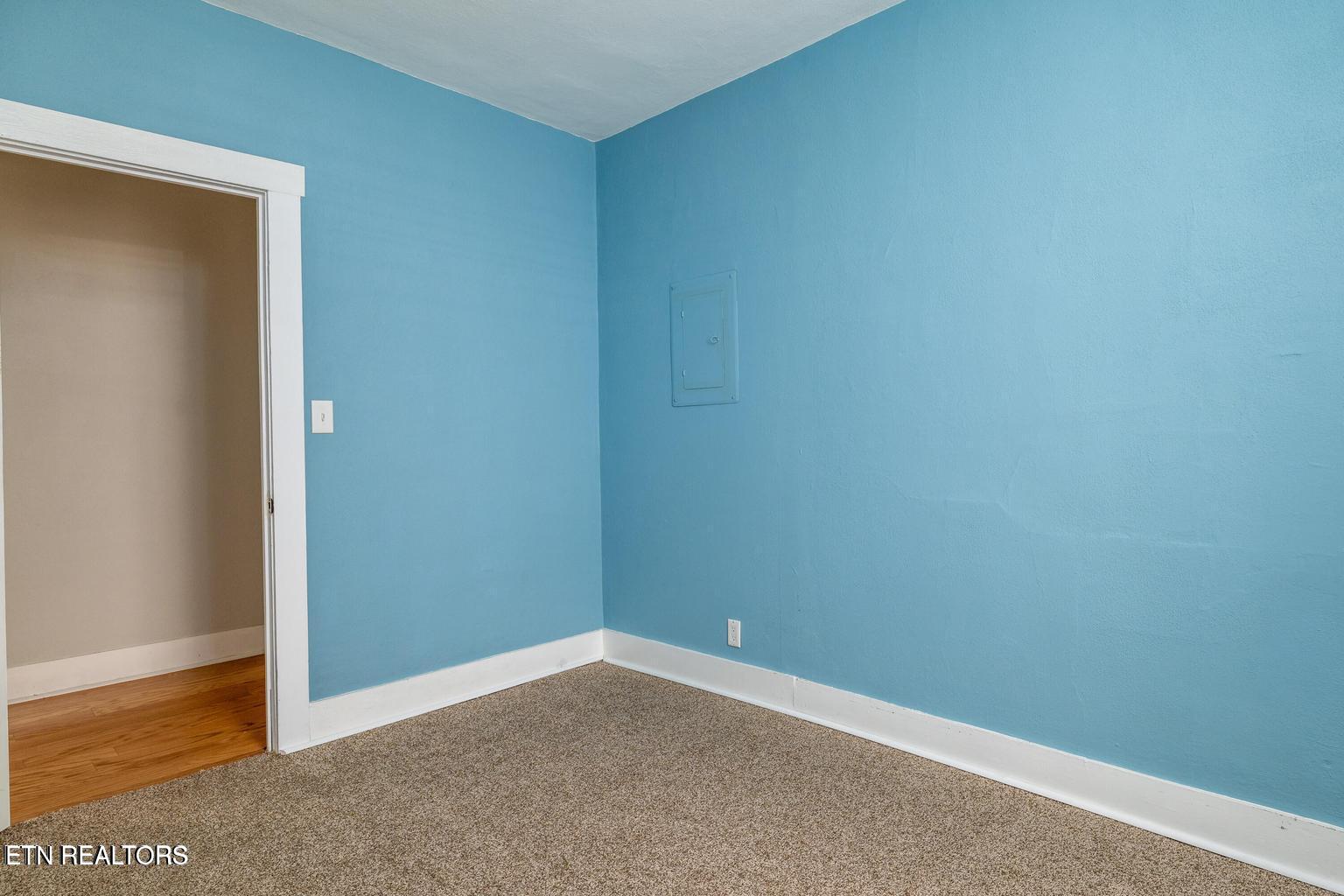 409 W 5th Avenue Lenoir City TN 37771