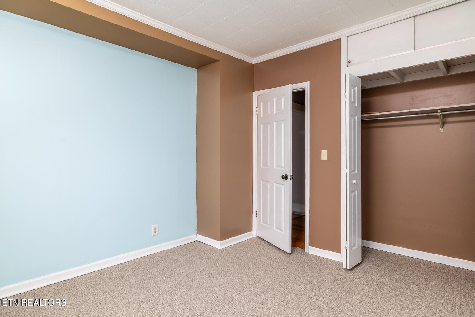 409 W 5th Avenue Lenoir City TN 37771