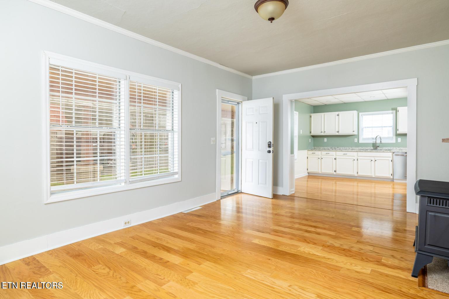 409 W 5th Avenue Lenoir City TN 37771