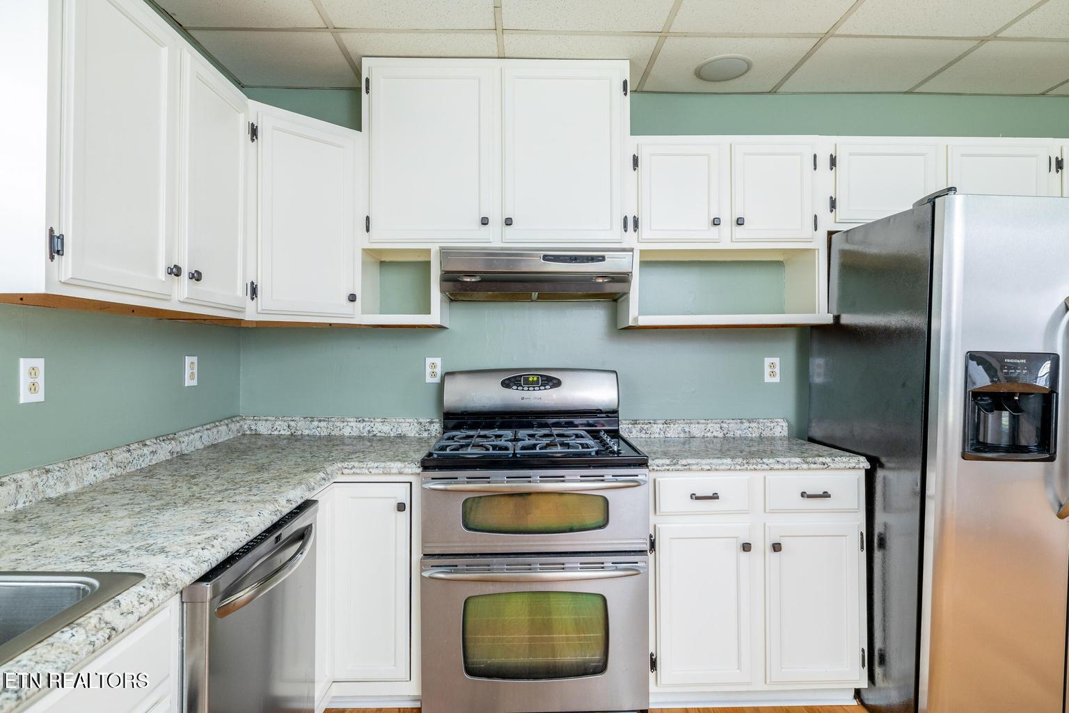 409 W 5th Avenue Lenoir City TN 37771