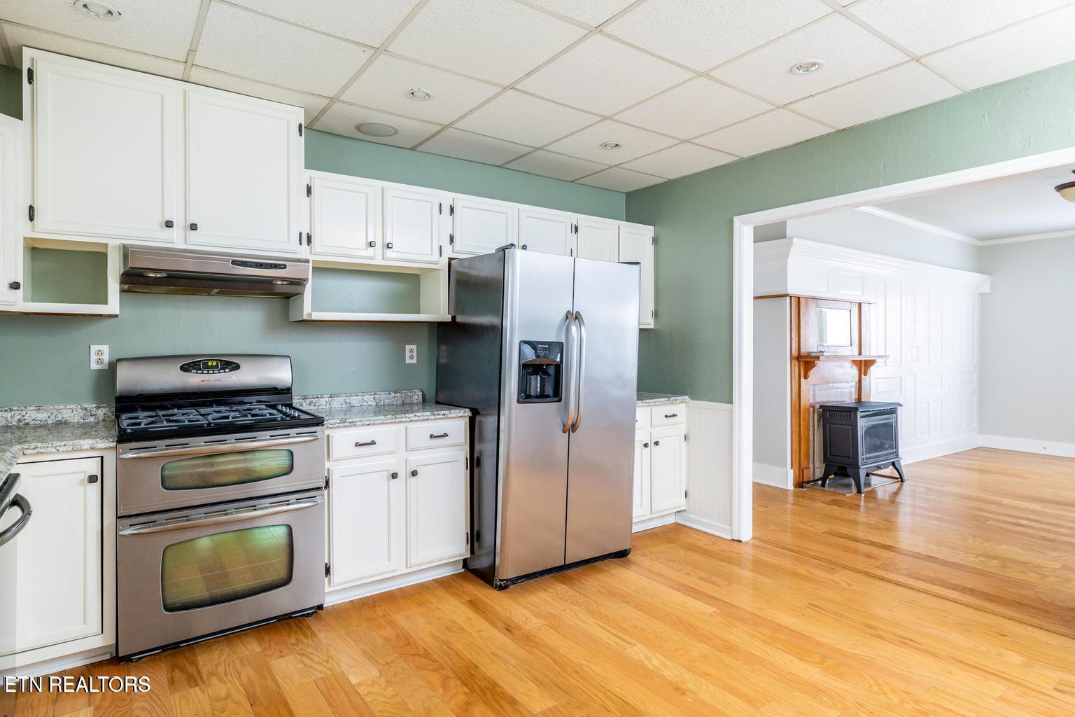 409 W 5th Avenue Lenoir City TN 37771