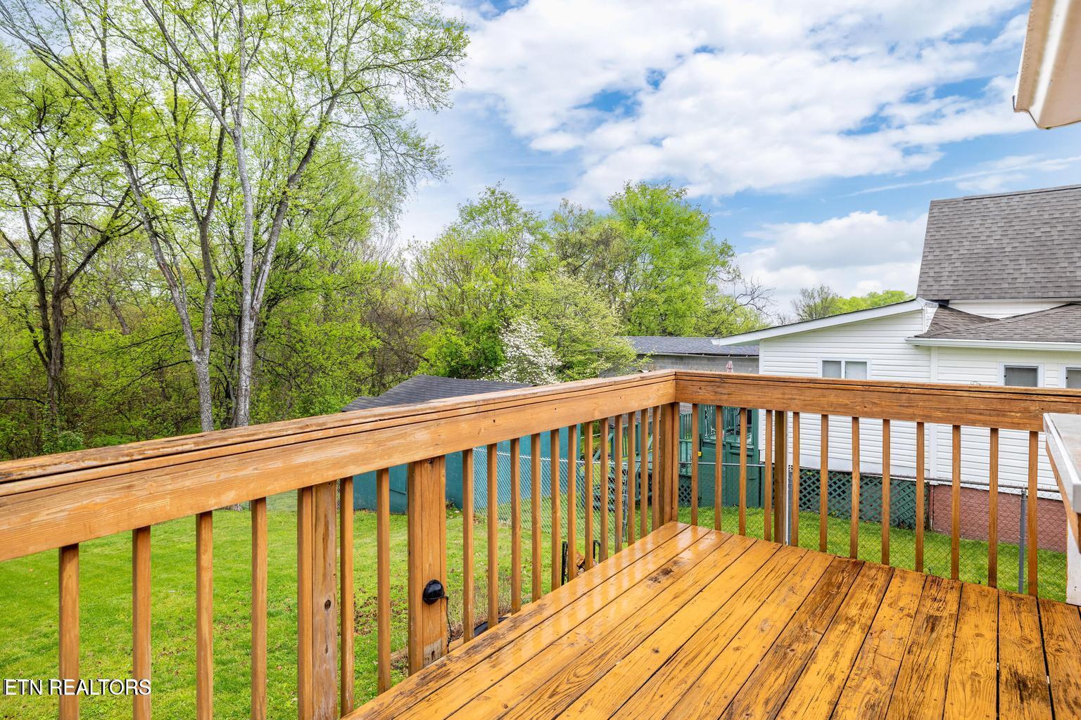 409 W 5th Avenue Lenoir City TN 37771
