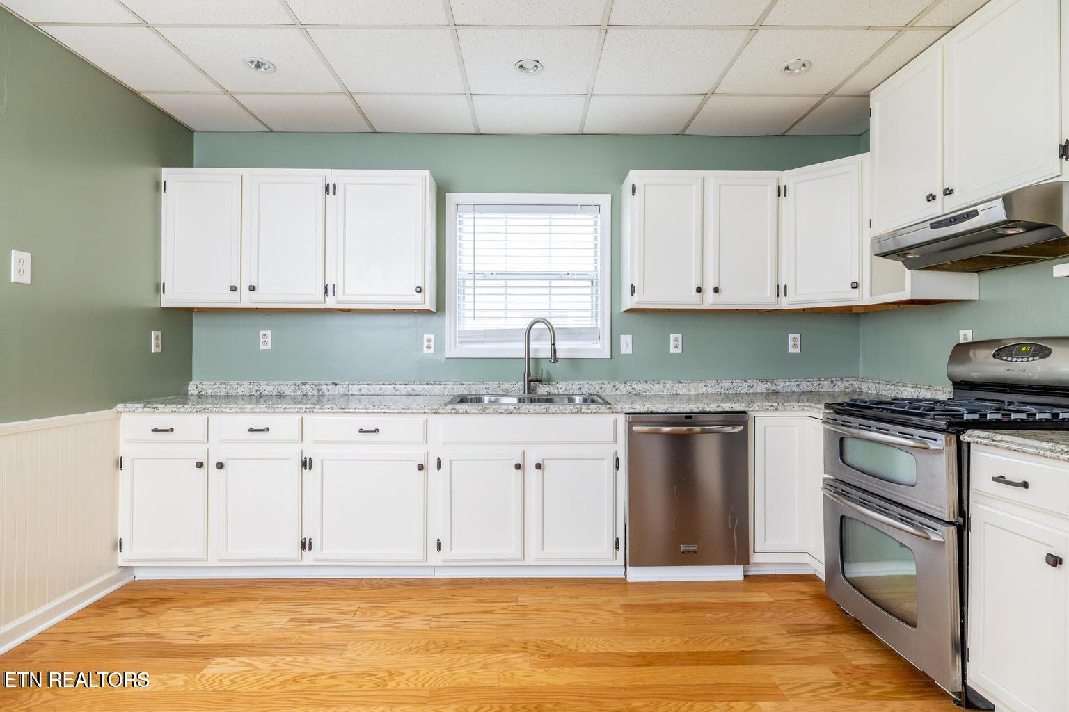 409 W 5th Avenue Lenoir City TN 37771