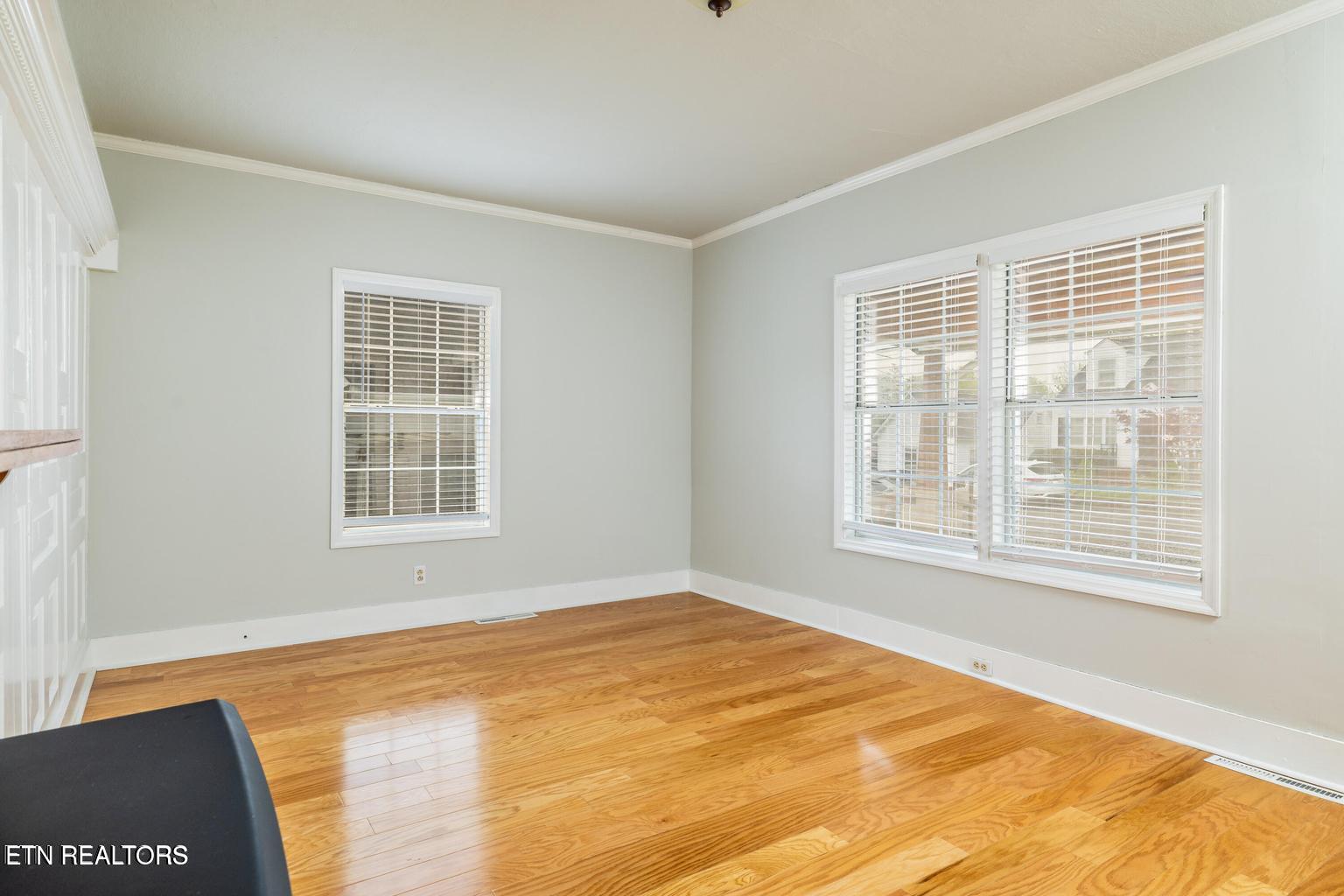 409 W 5th Avenue Lenoir City TN 37771