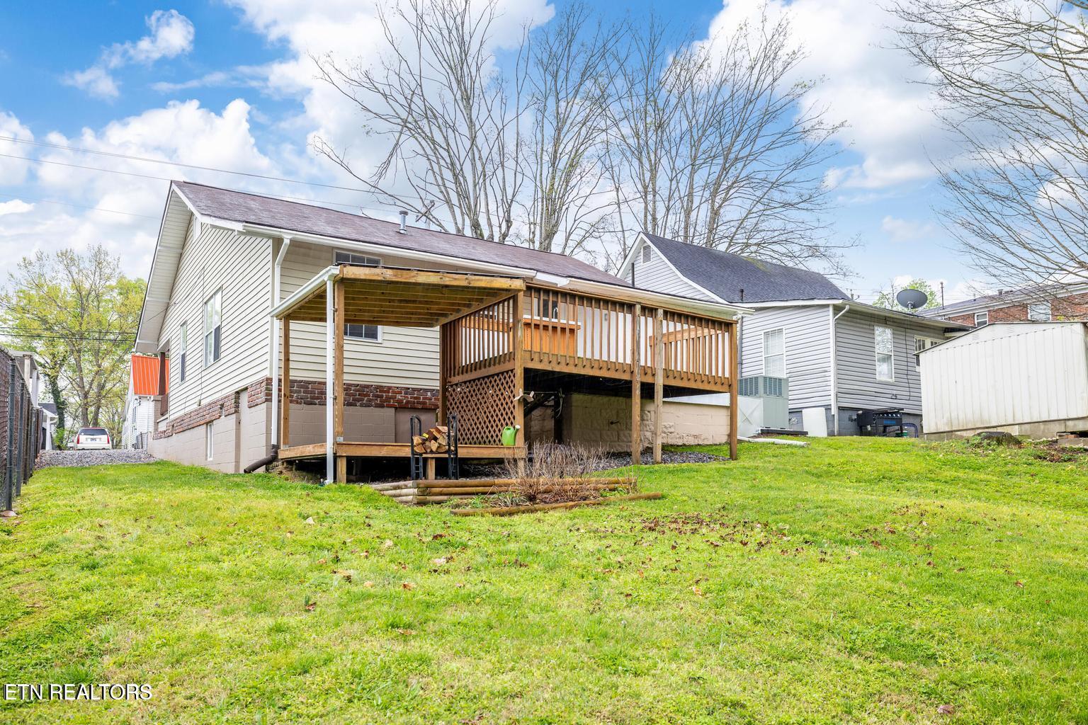 409 W 5th Avenue Lenoir City TN 37771