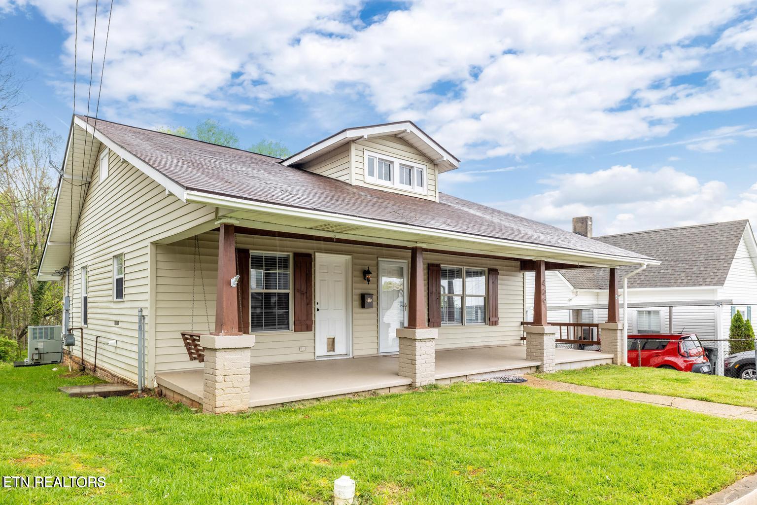 409 W 5th Avenue Lenoir City TN 37771
