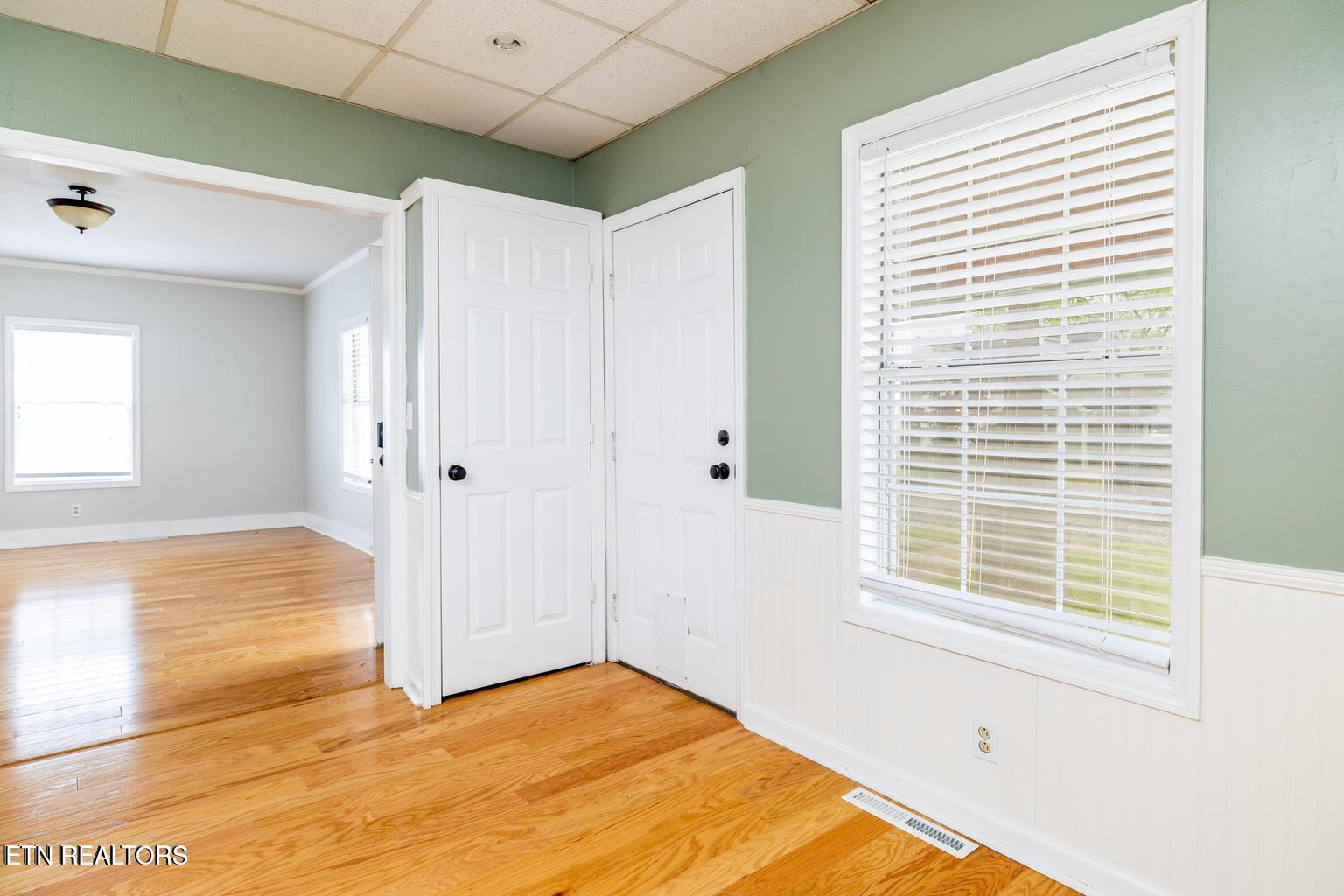 409 W 5th Avenue Lenoir City TN 37771