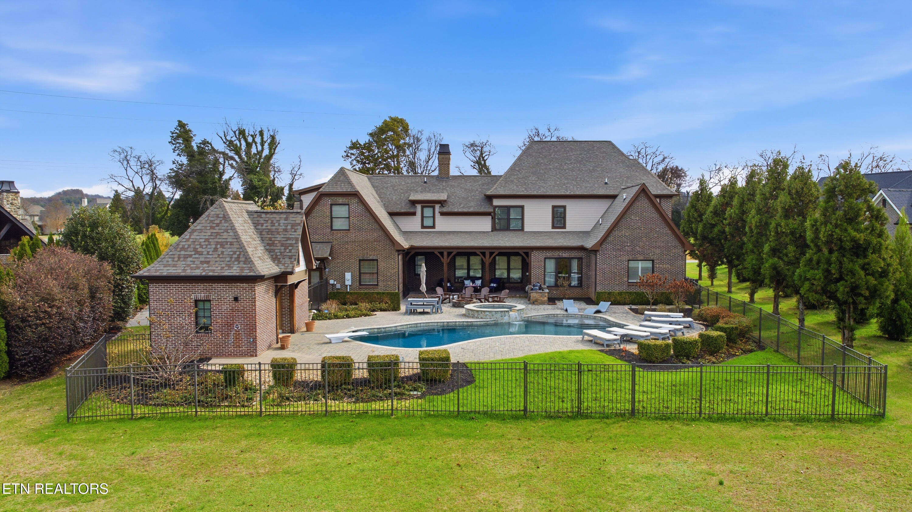 3713 Edgewater Way Louisville TN 37777