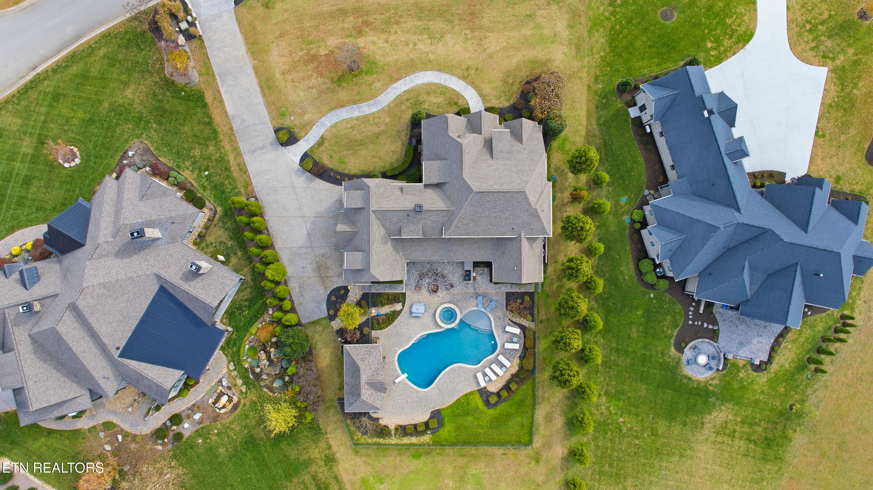 3713 Edgewater Way Louisville TN 37777