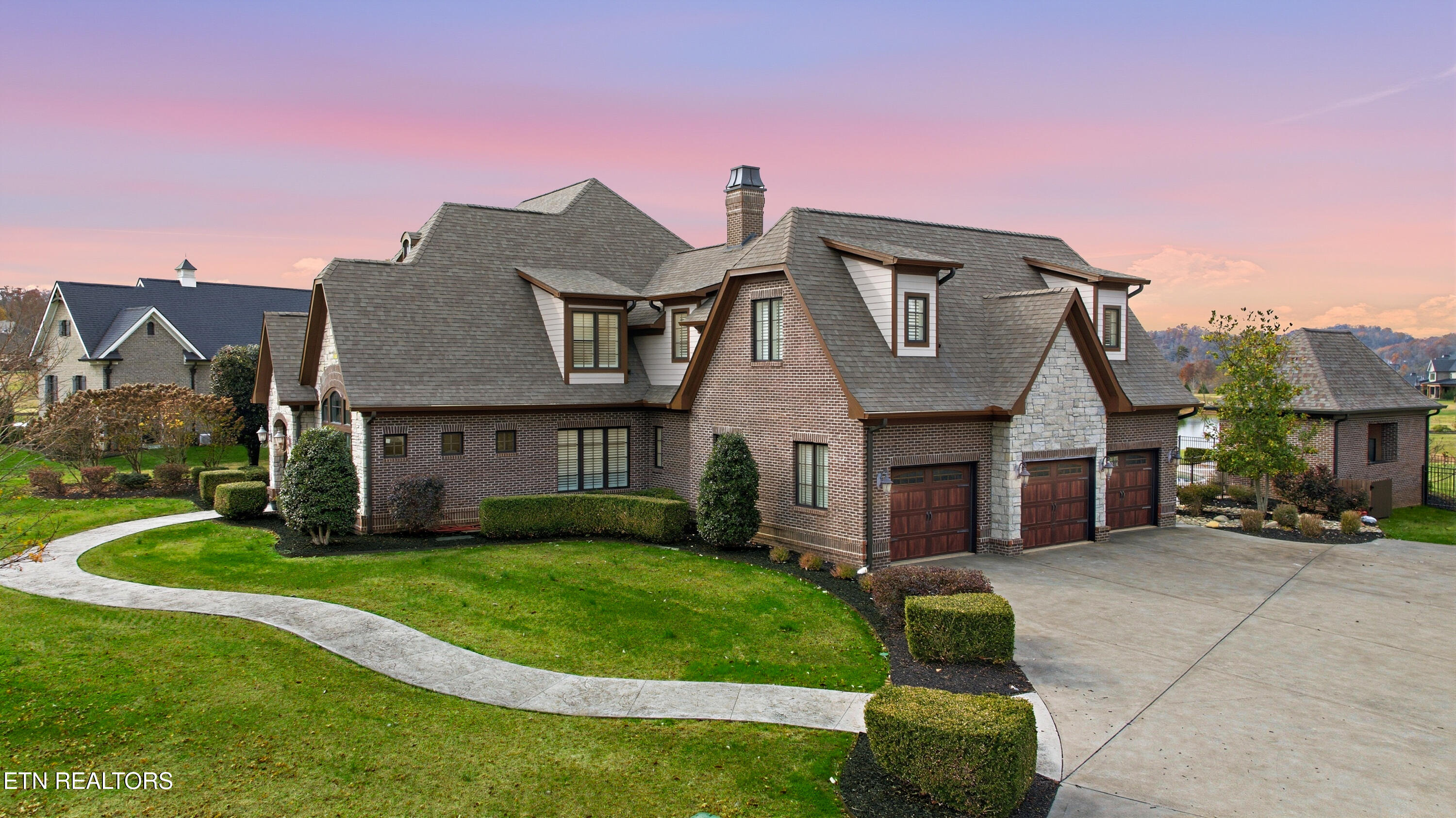 3713 Edgewater Way Louisville TN 37777
