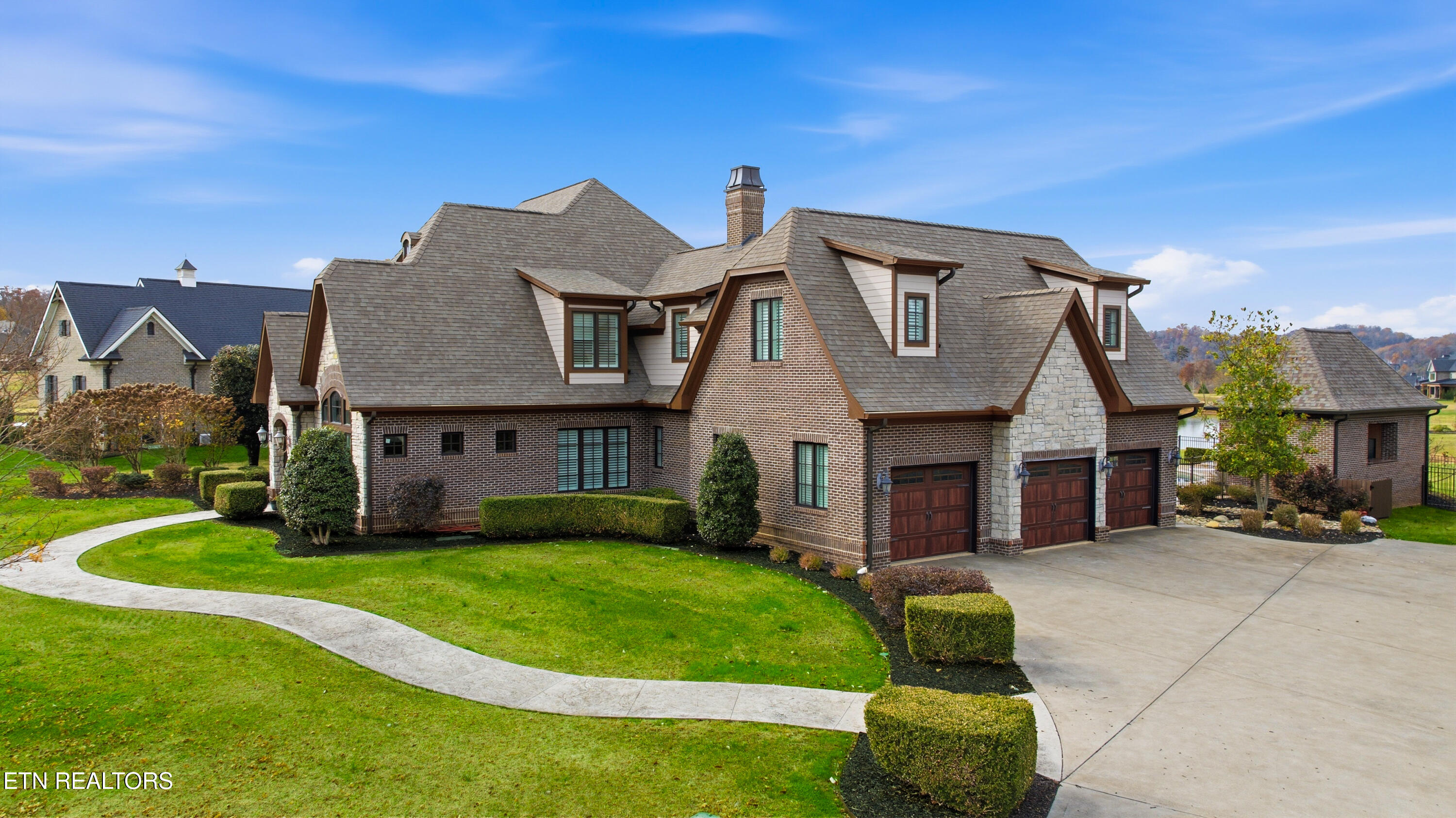 3713 Edgewater Way Louisville TN 37777