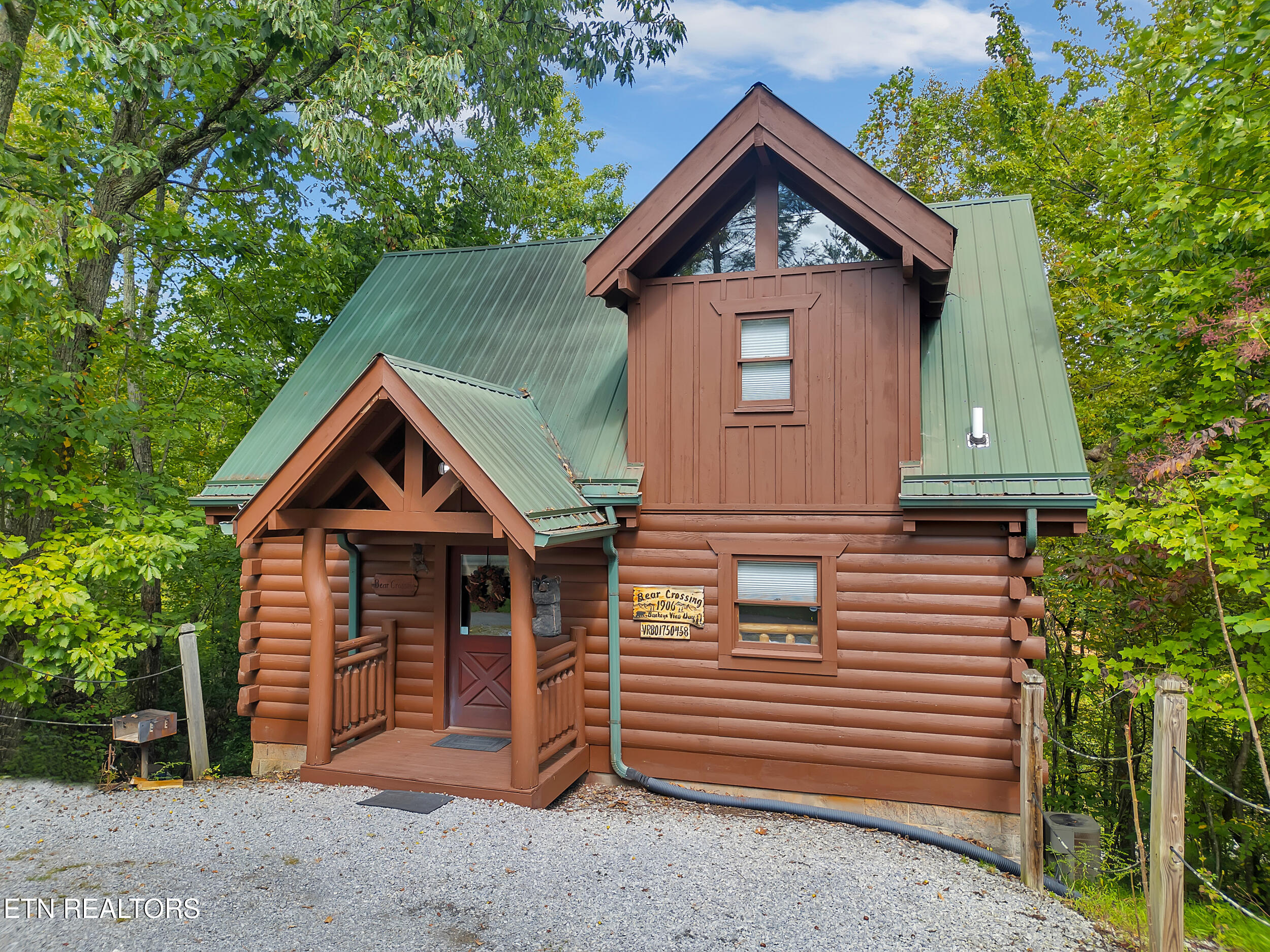 1906 Buckeye View Way Sevierville TN 37876