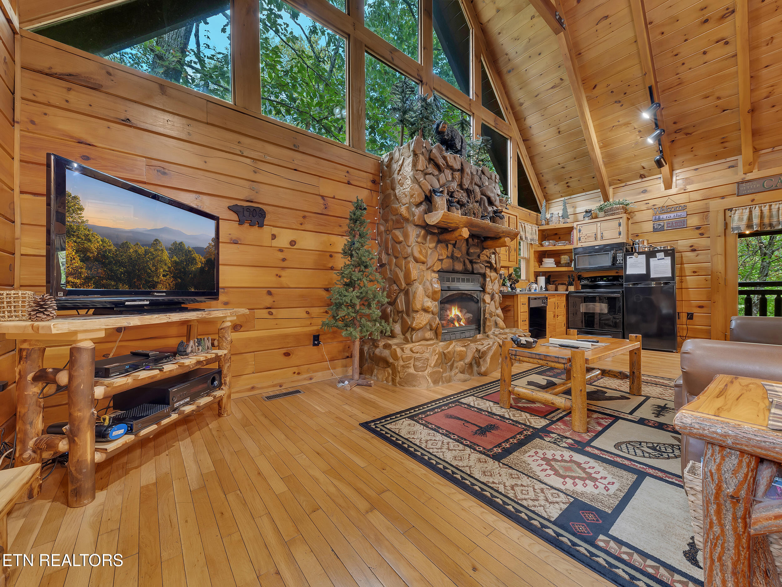 1906 Buckeye View Way Sevierville TN 37876