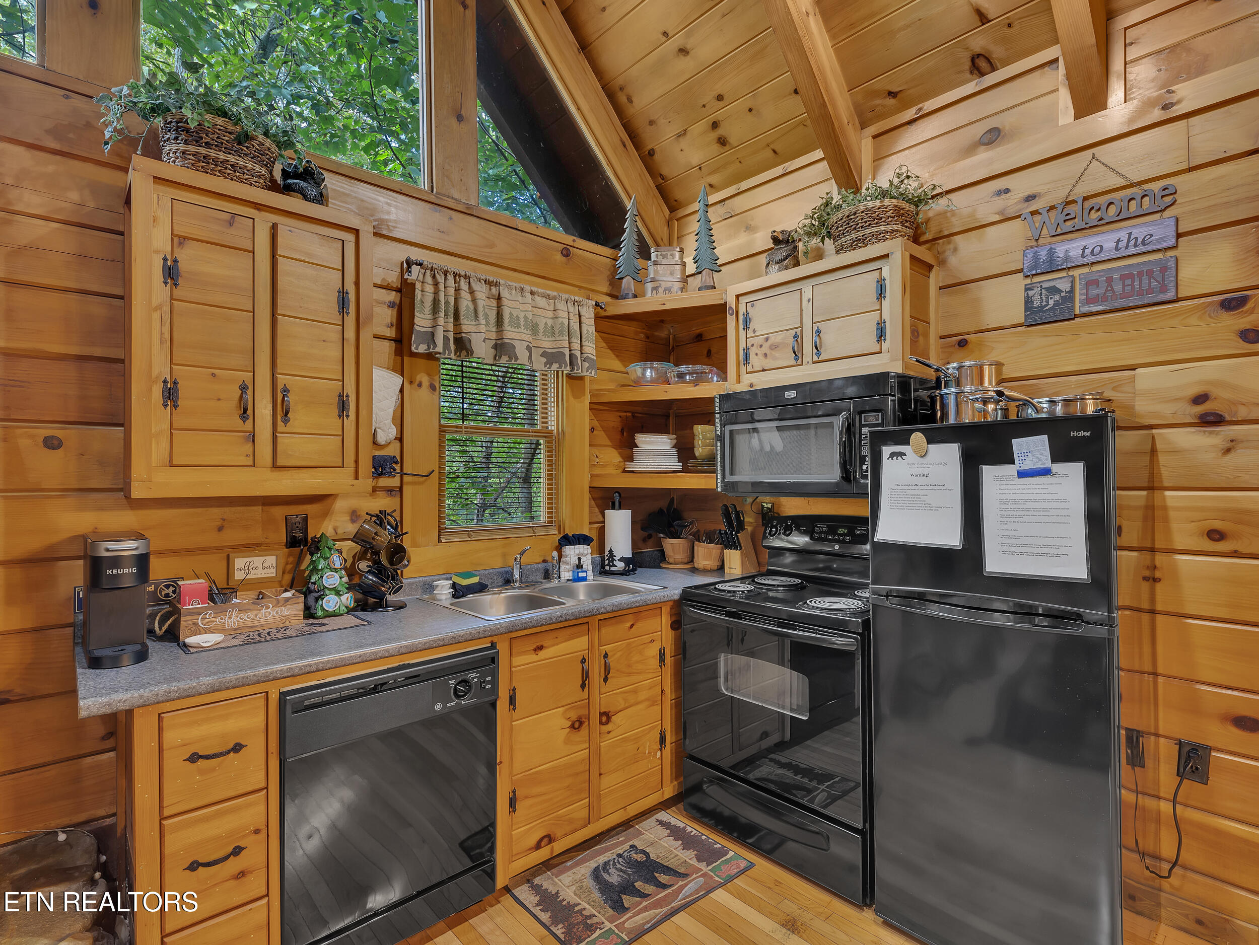 1906 Buckeye View Way Sevierville TN 37876