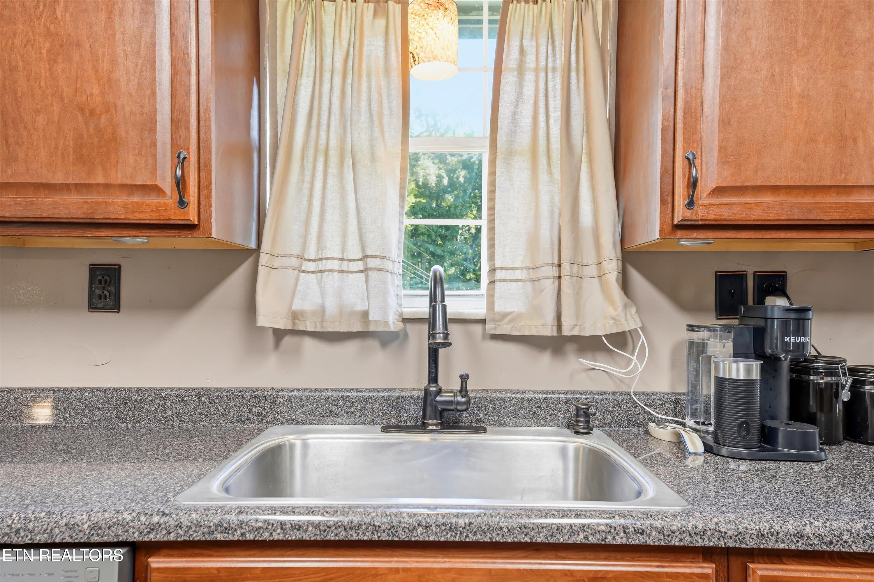 379 Wells Road Powell TN 37849