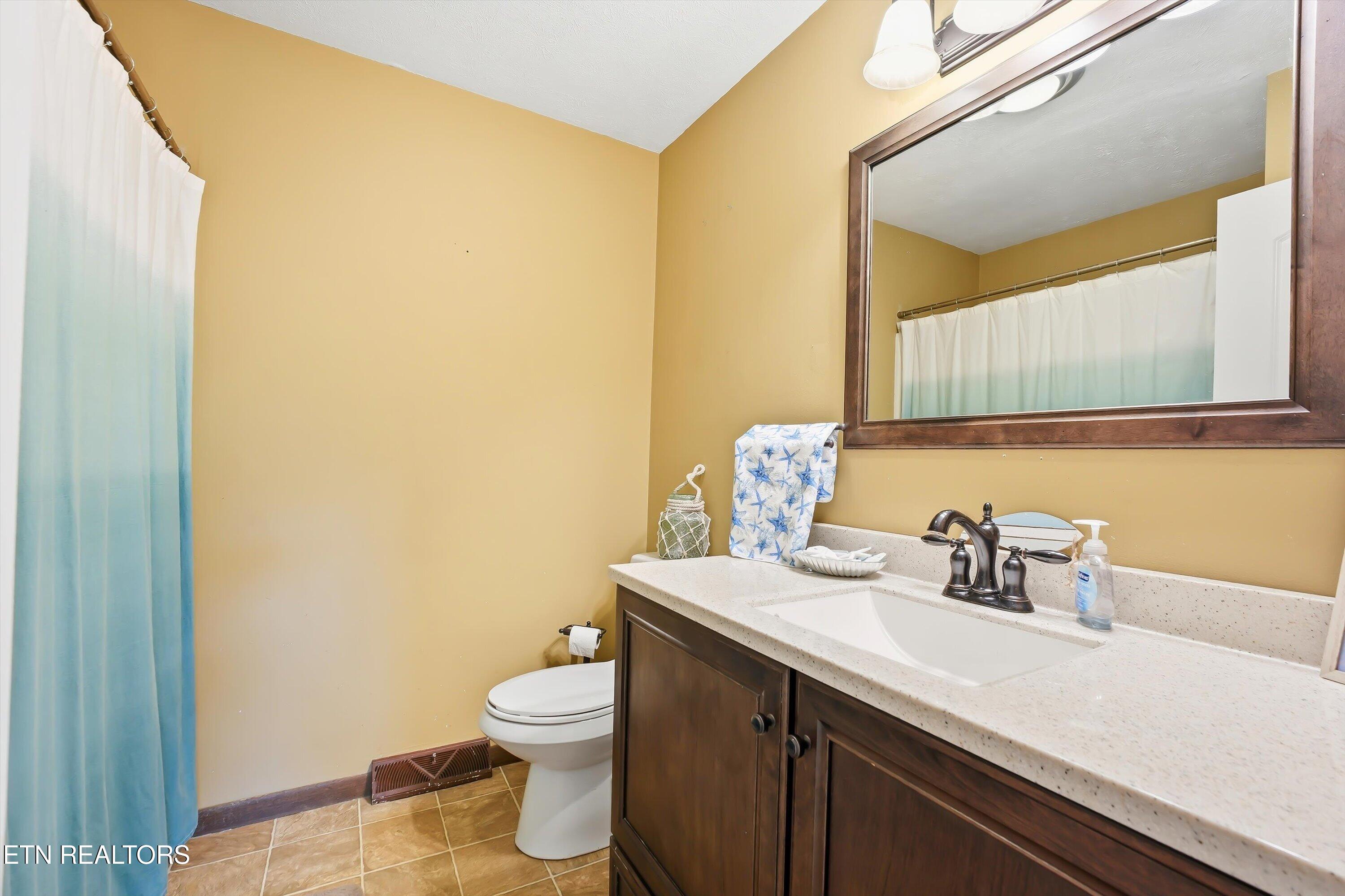 379 Wells Road Powell TN 37849